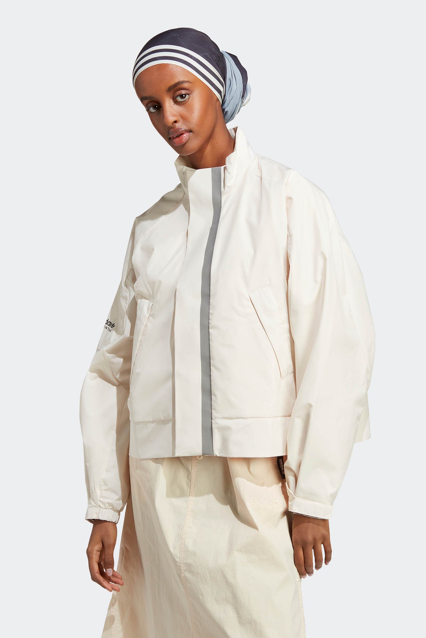 Жіноча біла куртка adidas Adventure Crop 1