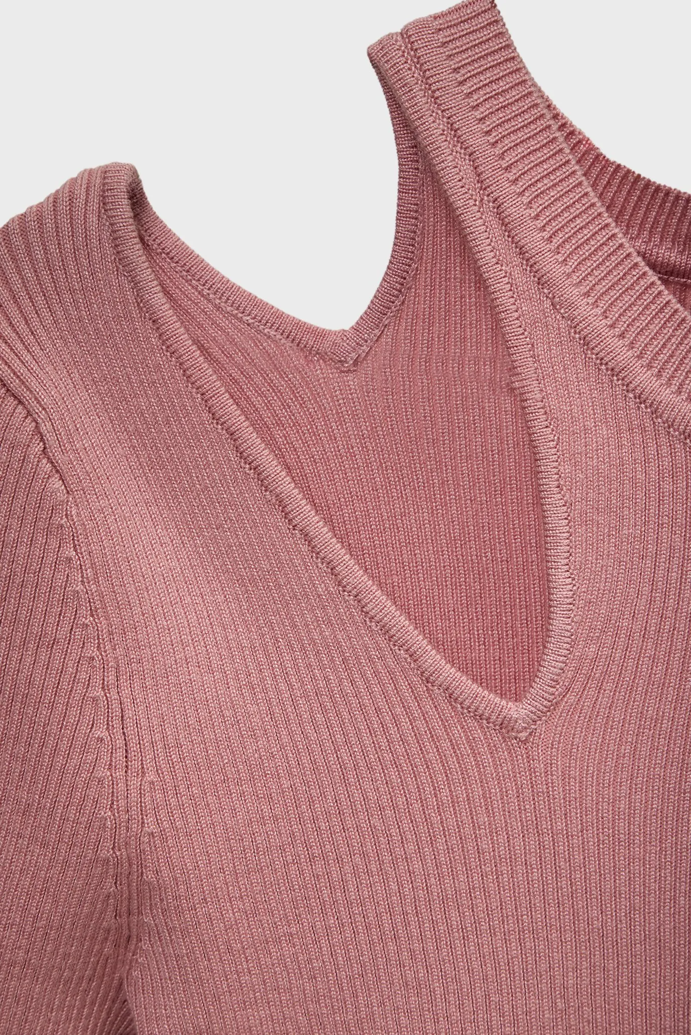 Женский розовый джемпер 3