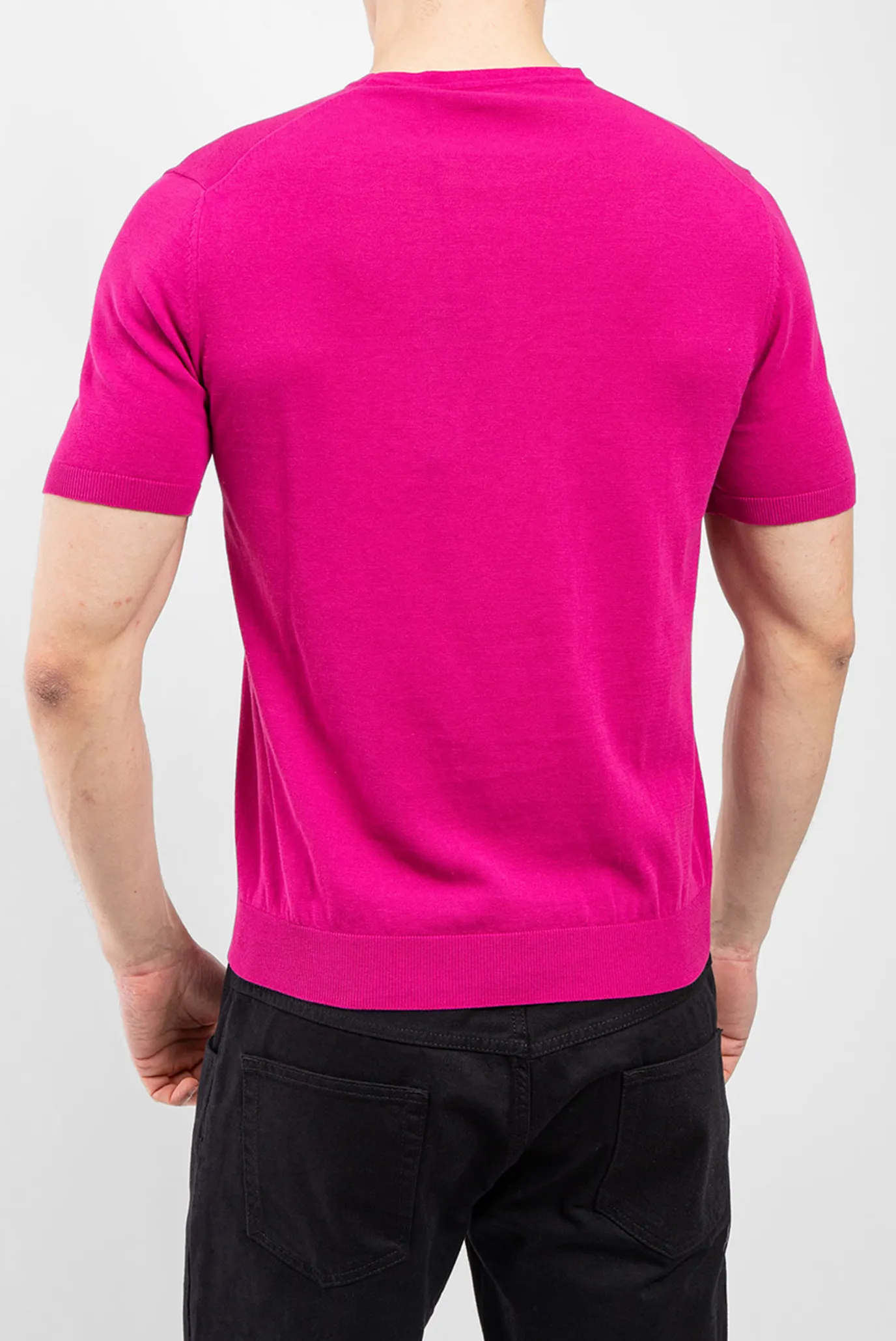 Мужская розовая футболка 2