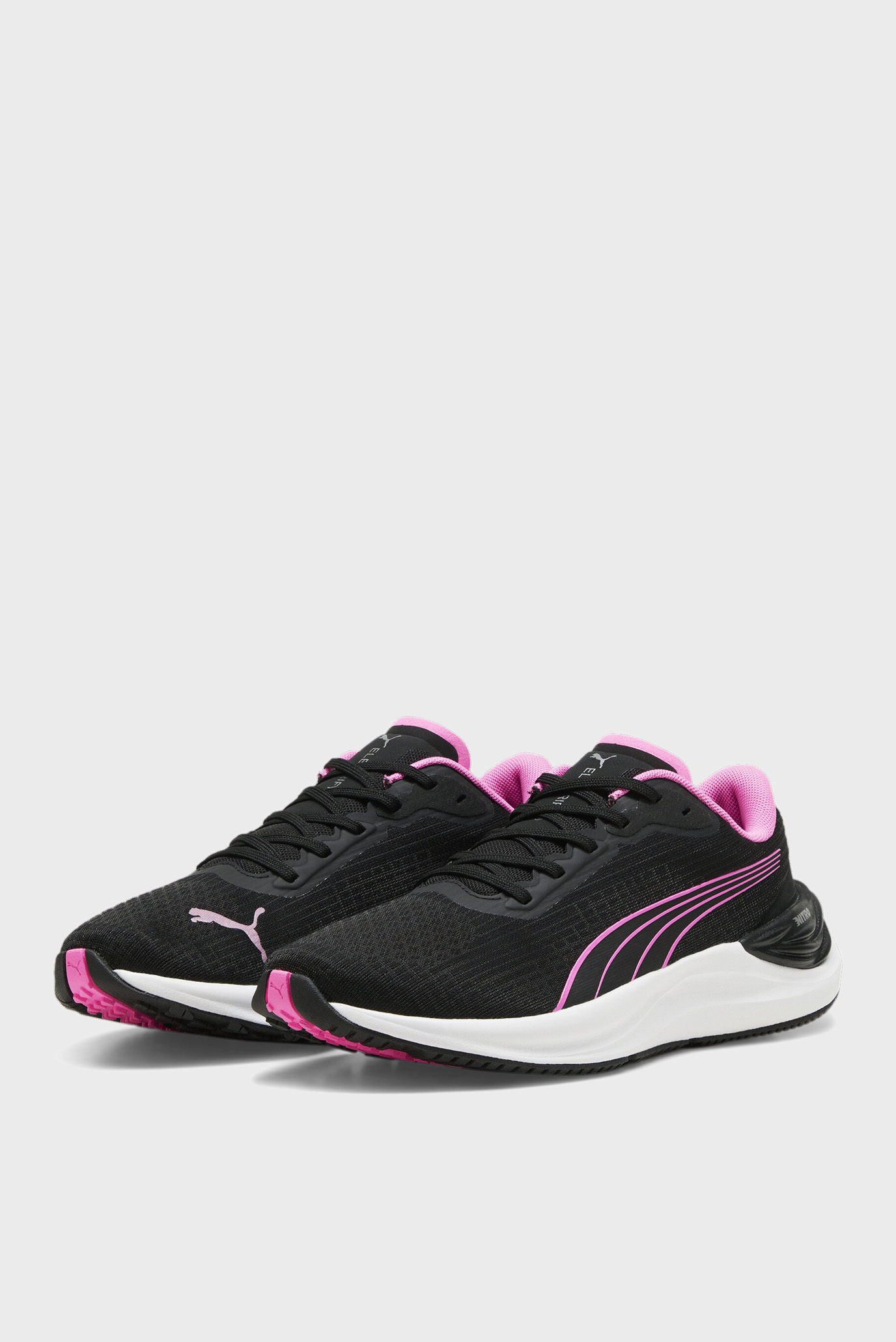 Sports shoes under 3 clearance