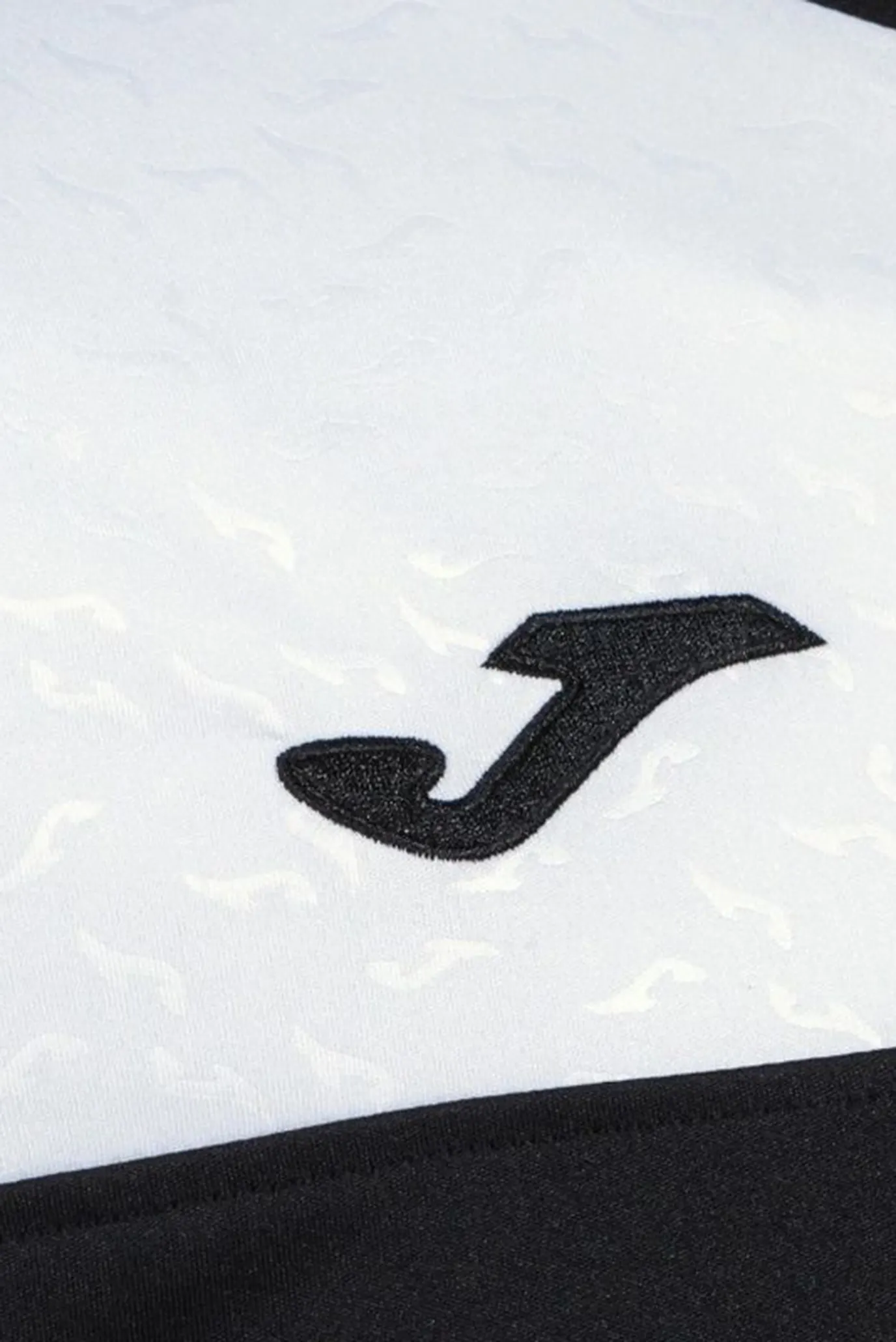 Мужская черная футболка 5