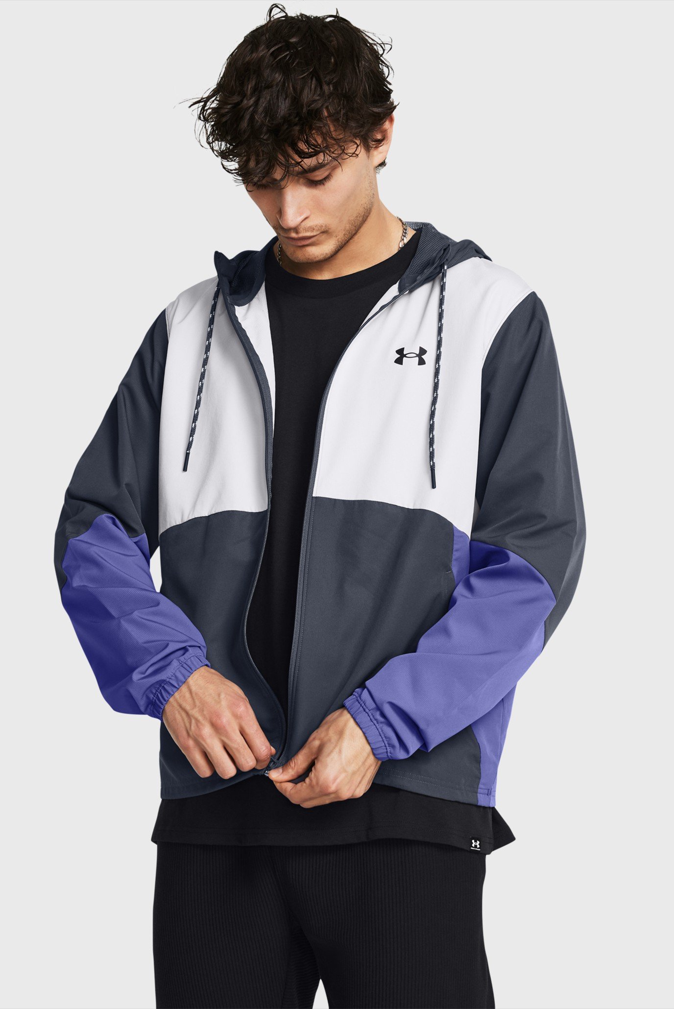 Чоловіча вітровка UA Legacy Windbreaker 1