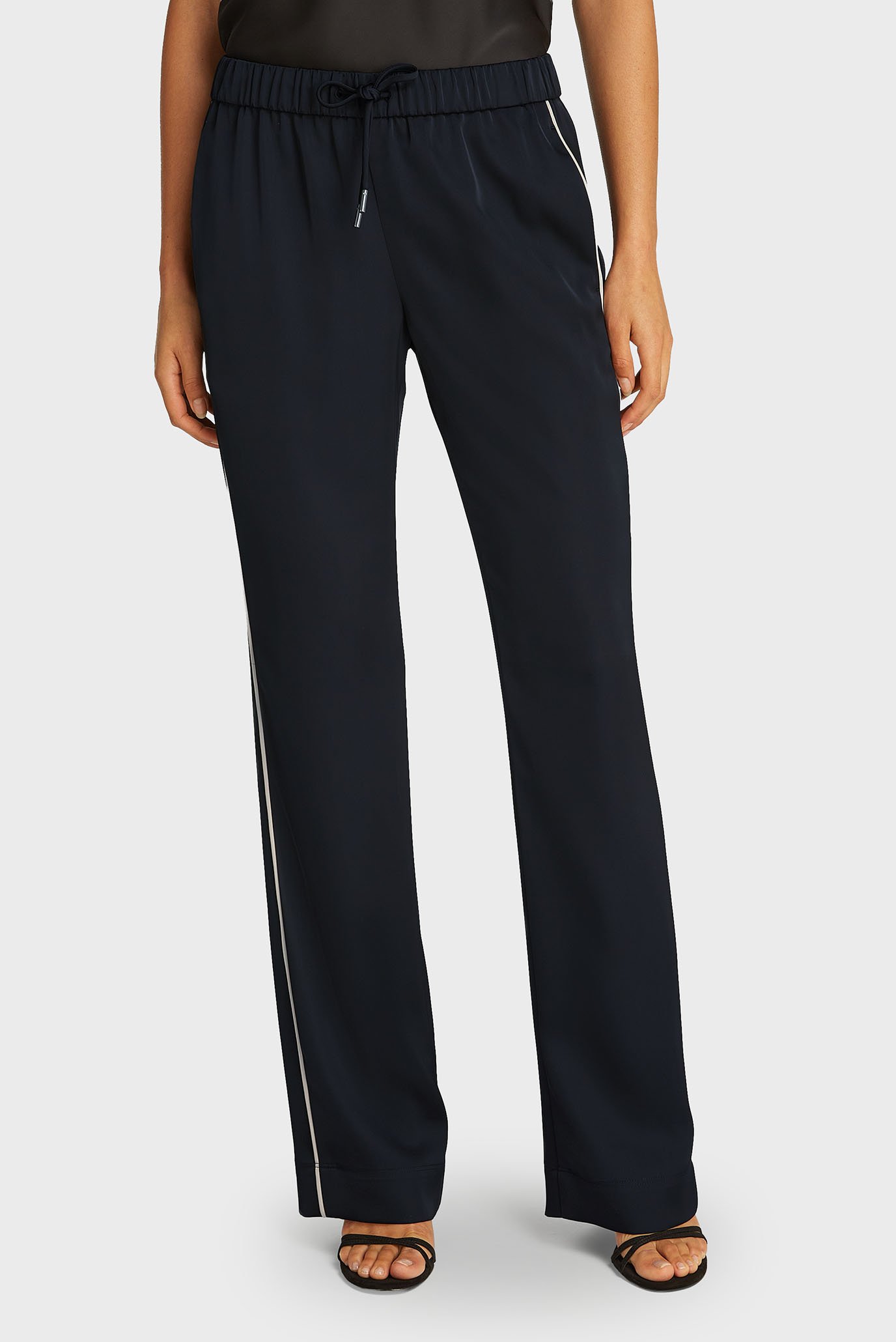 Женские черные спортивные брюки TECH SATIN PANTS Черный 38 Calvin Klein K20K208365 Женские черные спортивные брюки TECH SATIN PANTS Черный 38 Calvin Klein K20K208365