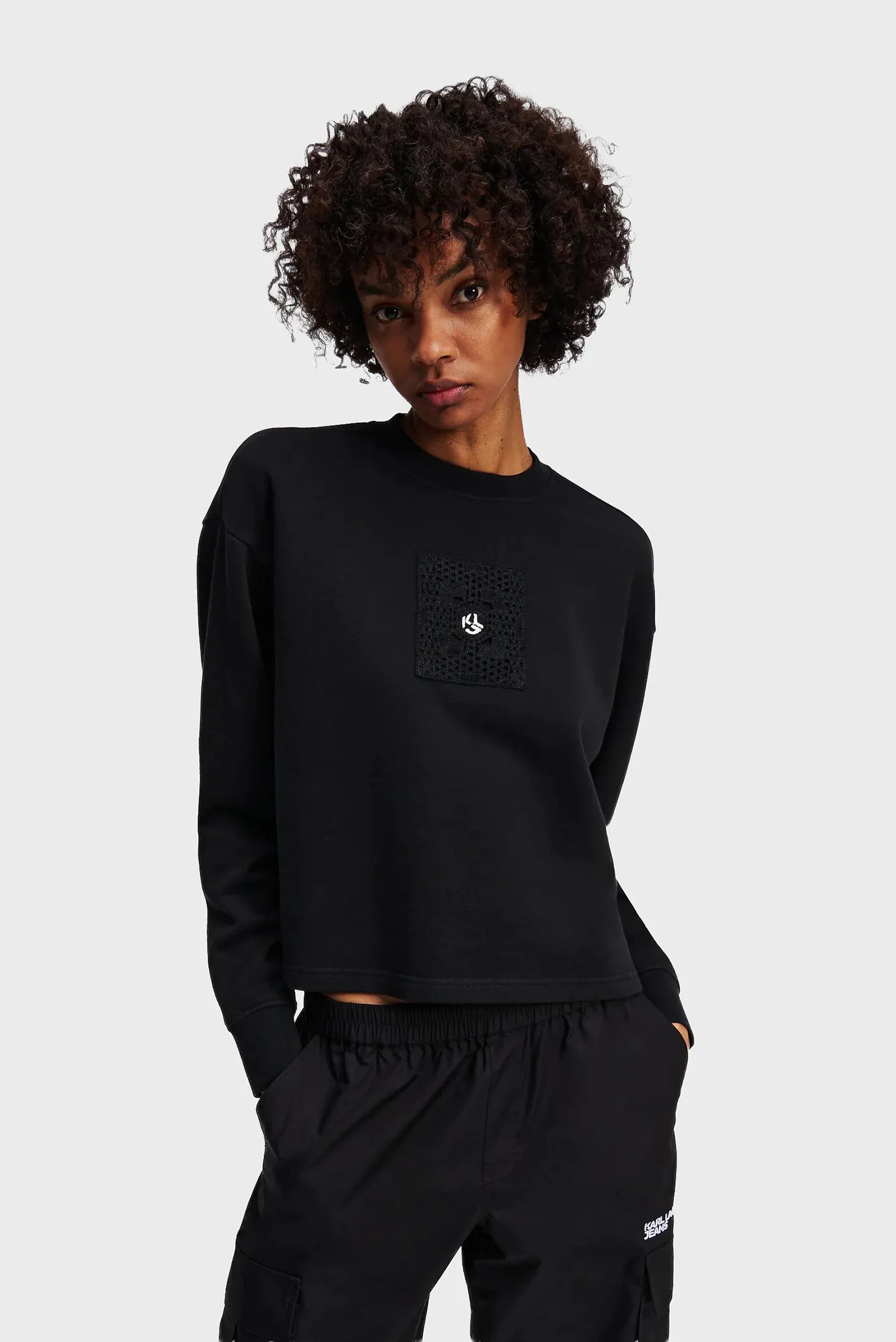 Жіночий чорний світшот regular crochet 1