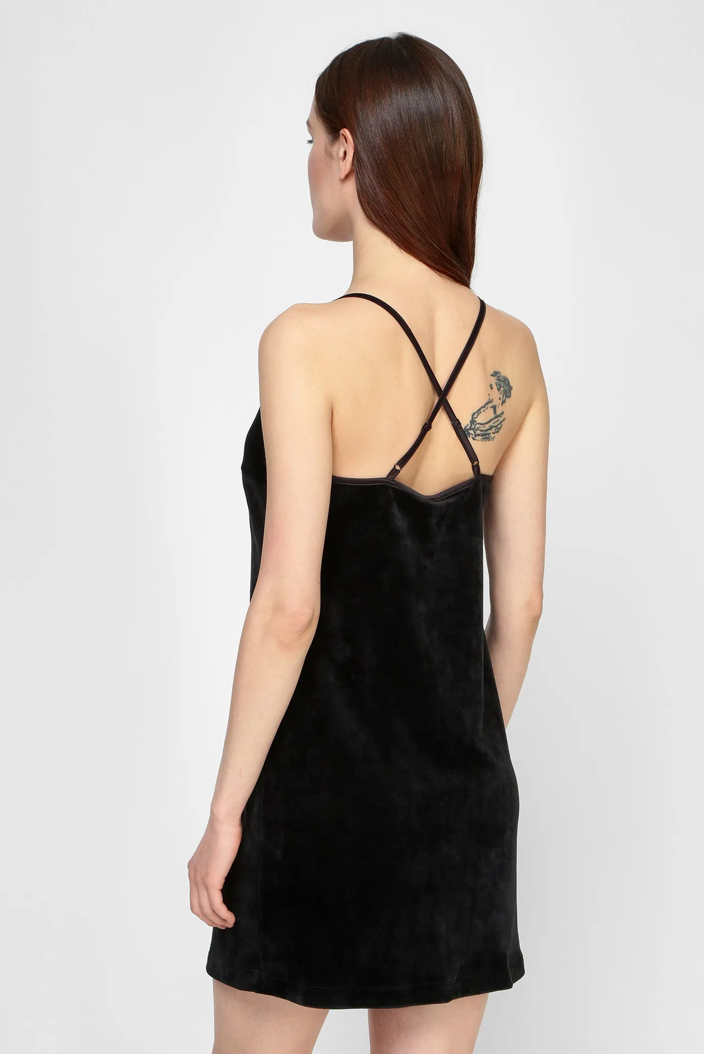 Женская черная велюровая ночная рубашка 3