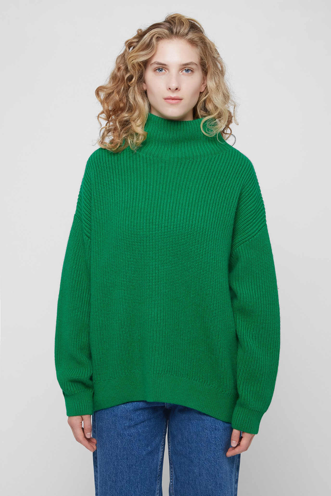 Жіночий зелений светр 1