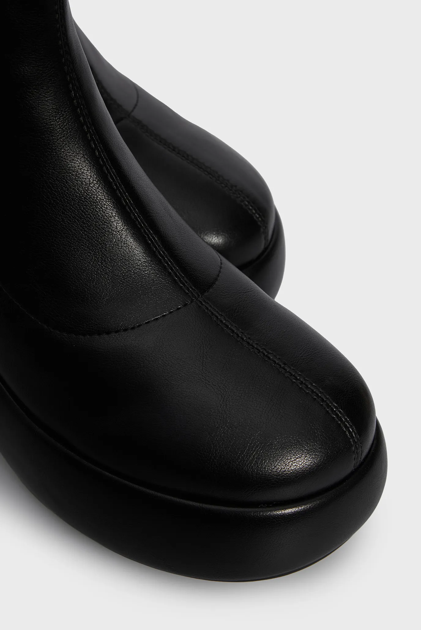 Женские черные кожаные ботильоны 4