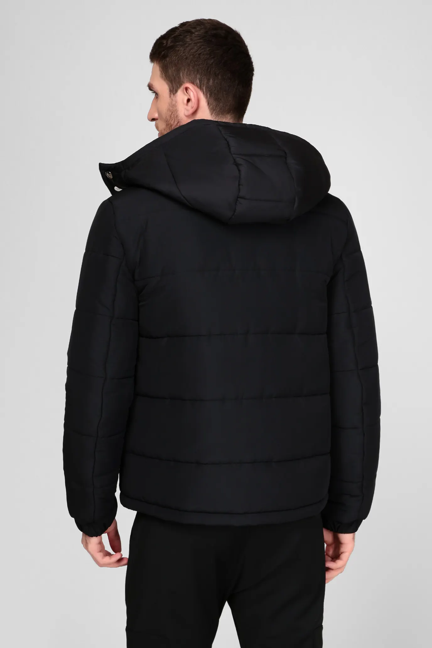 Чоловіча чорна куртка 3