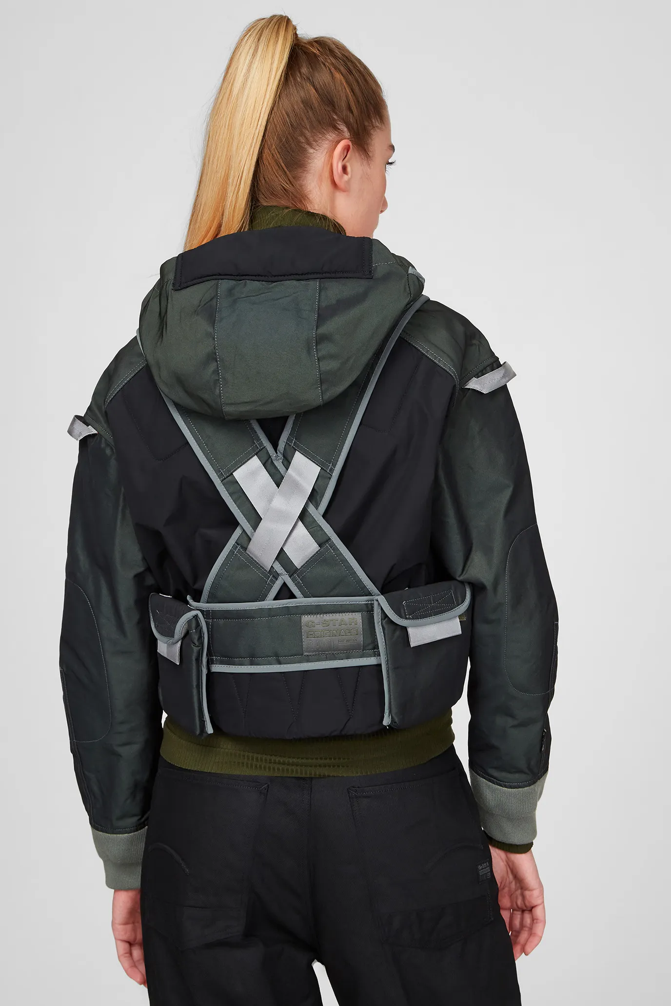 zhinocha-vitrovka-e-harness-  