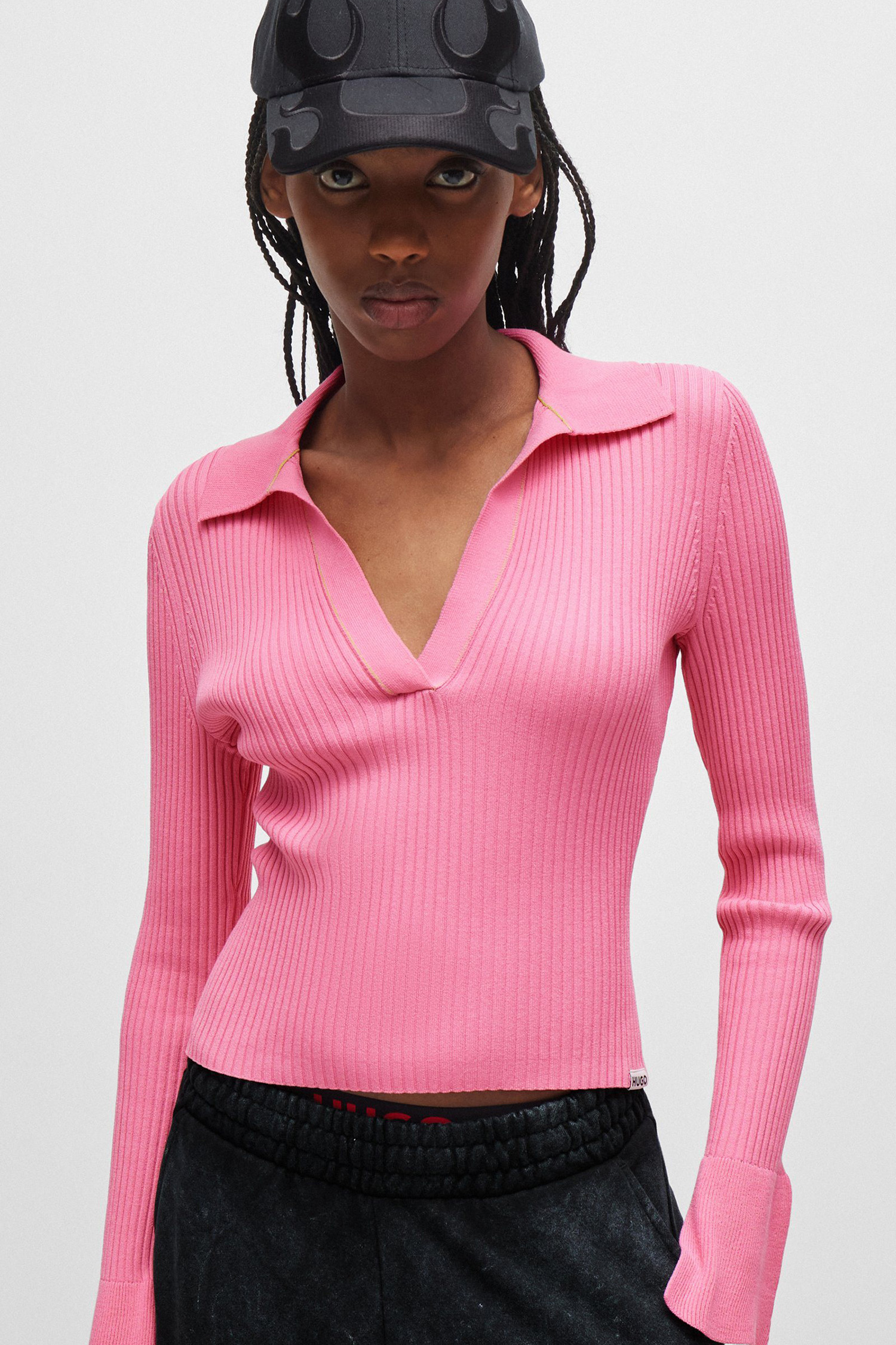 Женский розовый пуловер 1