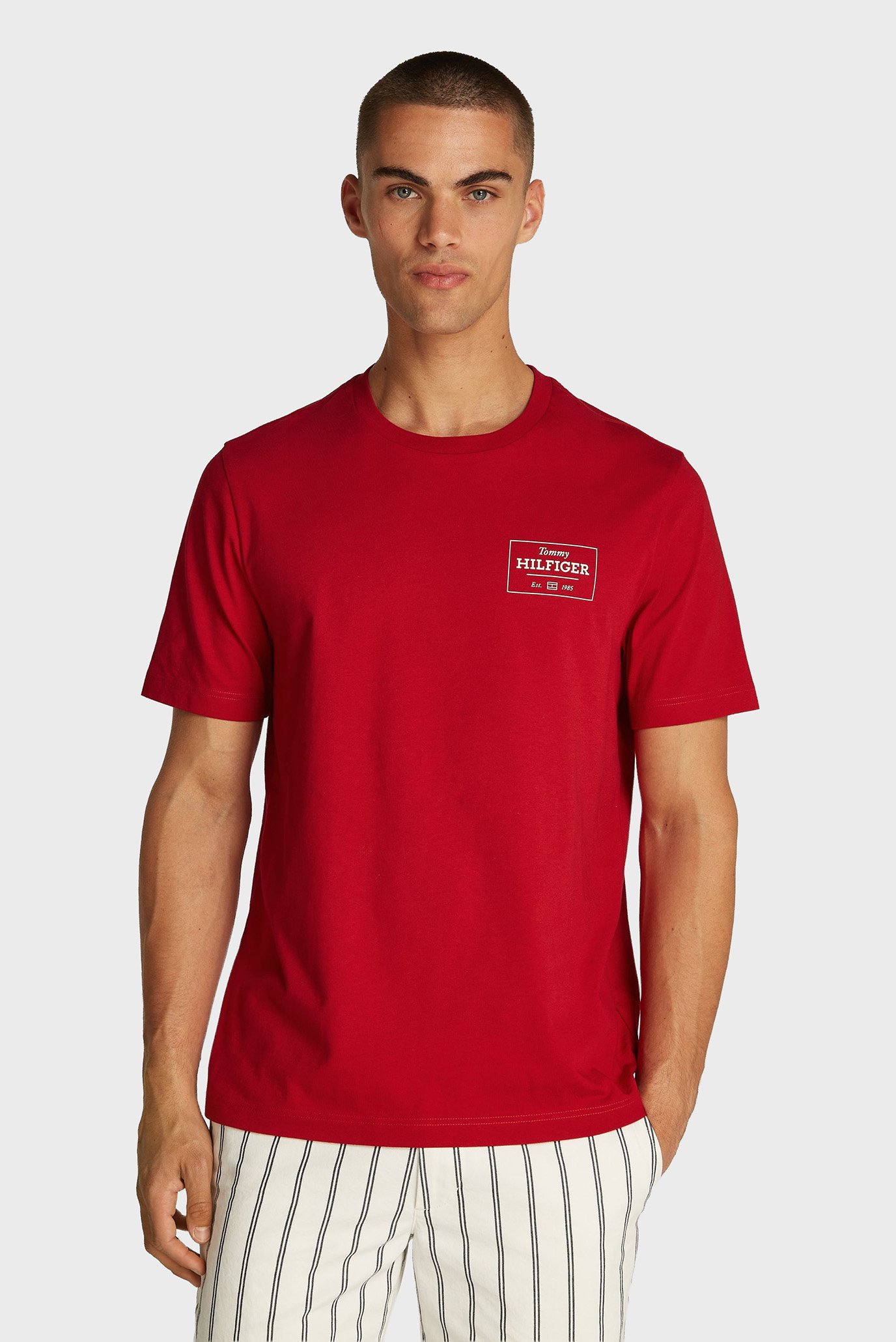 Мужская красная футболка MONOTYPE PRINTED LABEL TEE Красный XL Tommy Hilfiger MW0MW37454 Мужская красная футболка MONOTYPE PRINTED LABEL TEE Красный XL Tommy Hilfiger MW0MW37454