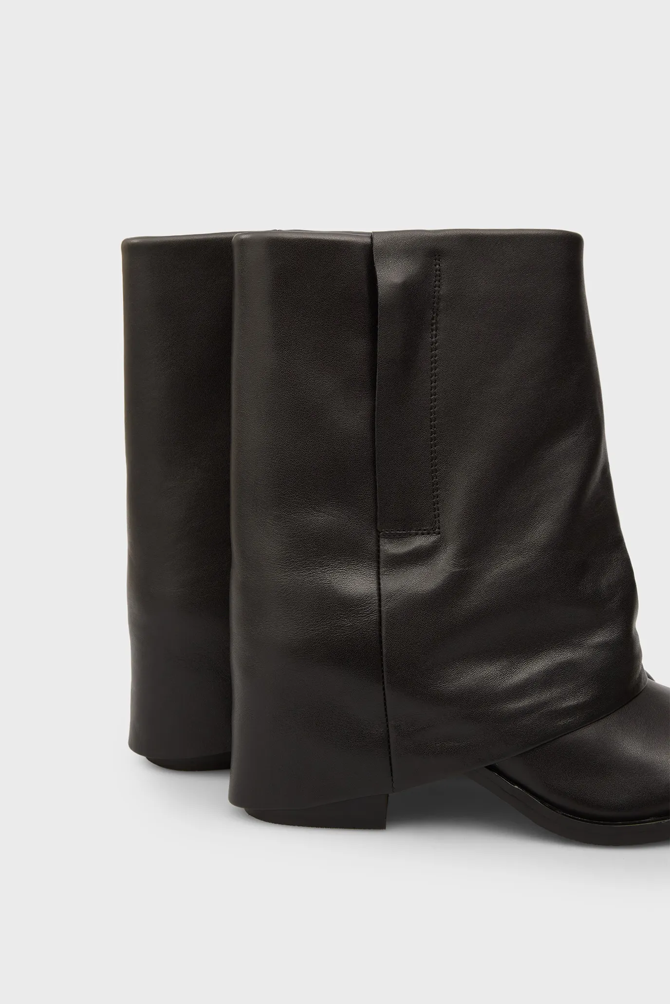 Женские черные кожаные ботильоны Caroline 2