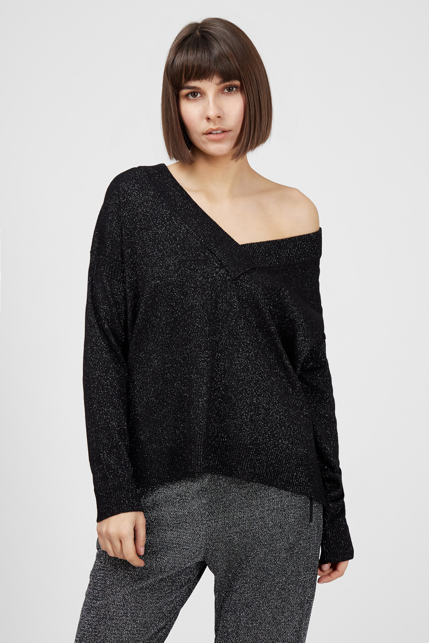 Жіночий чорний пуловер 1