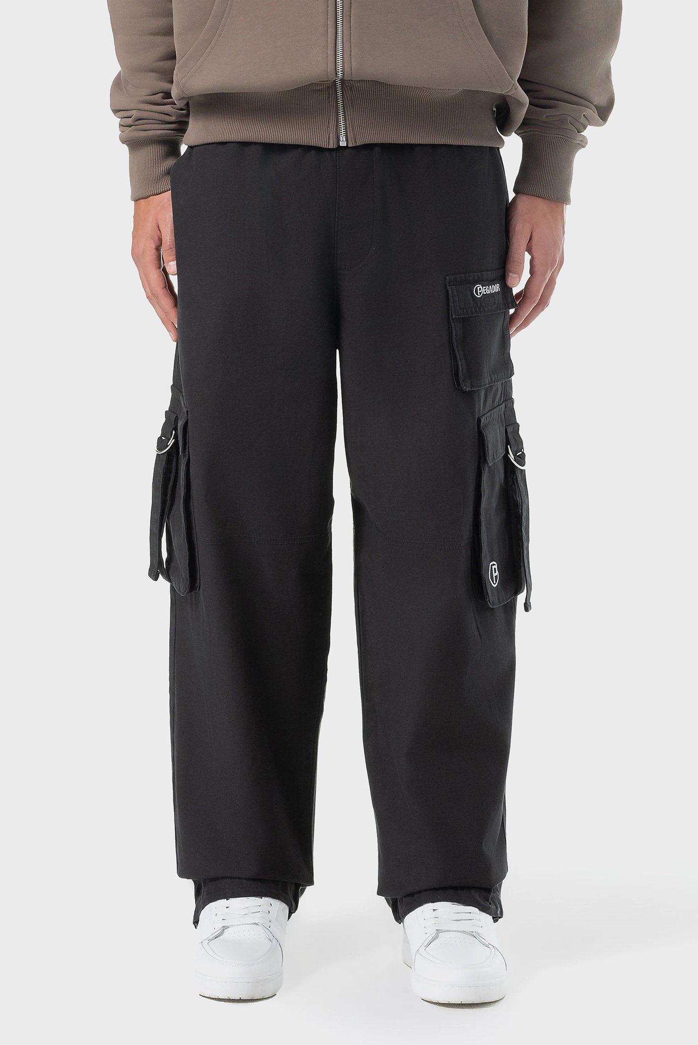 Чоловічі чорні карго Strath Cargo Parachute Pants 1