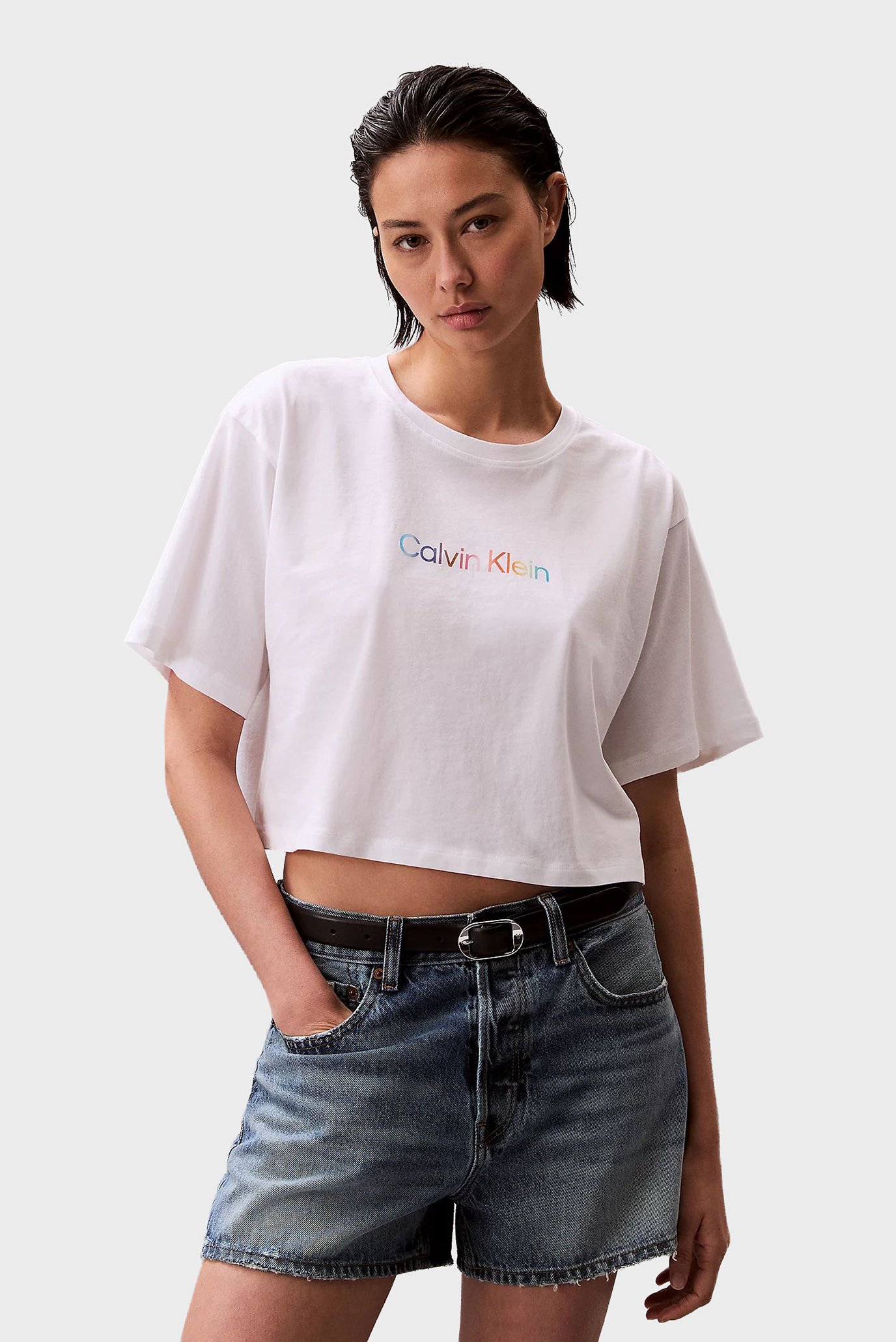 Женская белая футболка COTTON BOXY CROP PRIDE Белый S Calvin Klein LV00QS7470 Женская белая футболка COTTON BOXY CROP PRIDE Белый S Calvin Klein LV00QS7470