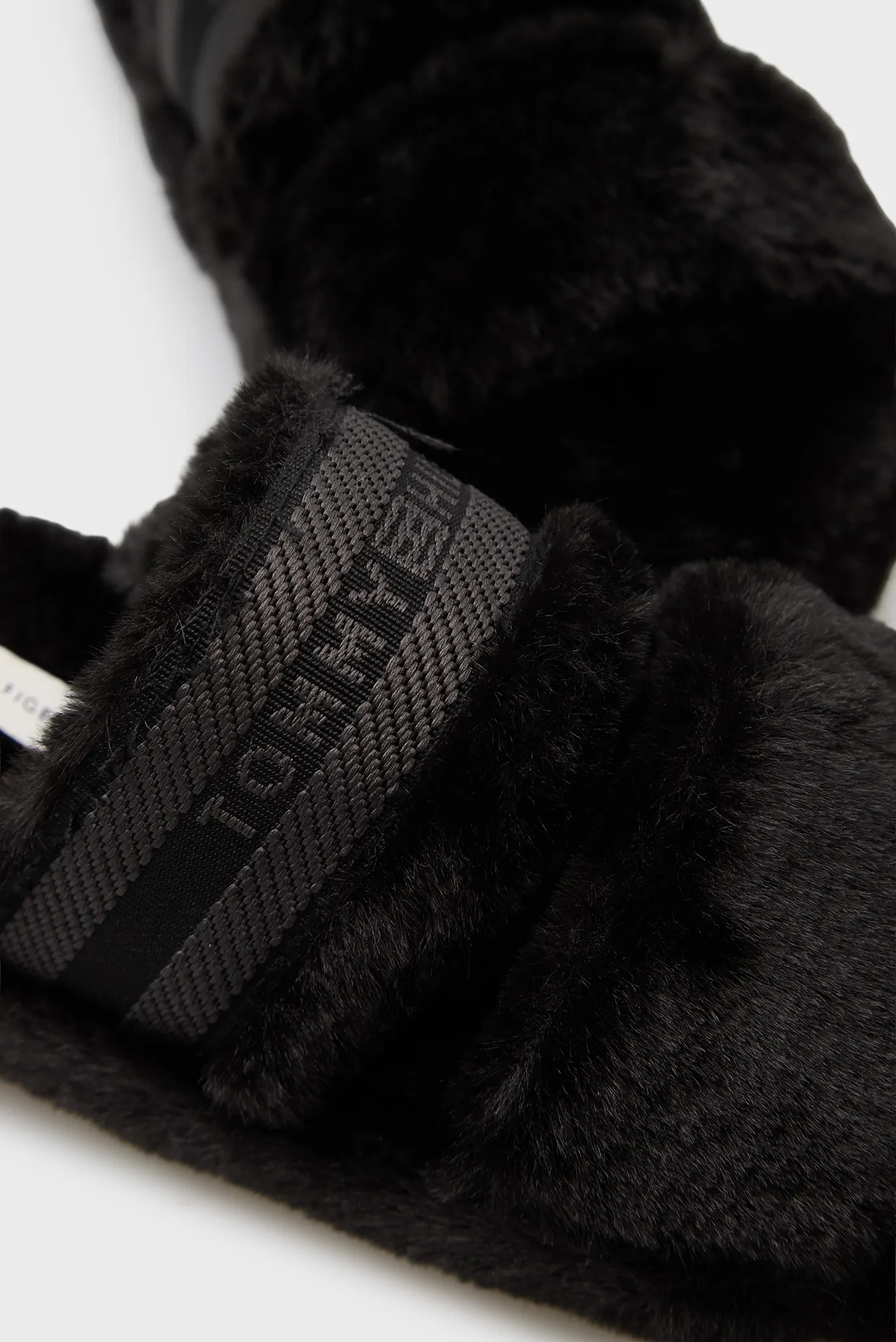 Женские черные тапочки SLIPPER 2