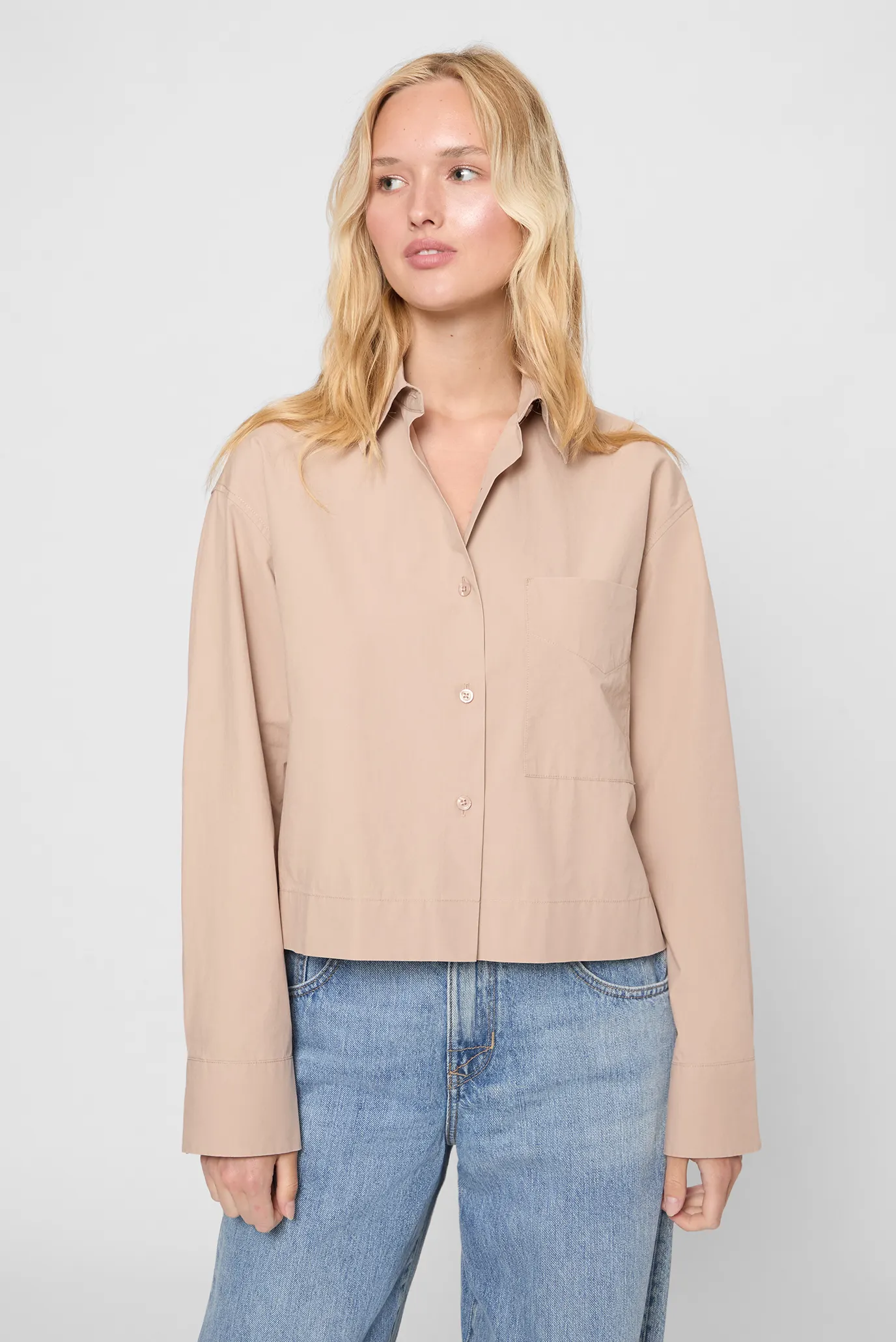 Жіноча бежева сорочка 1