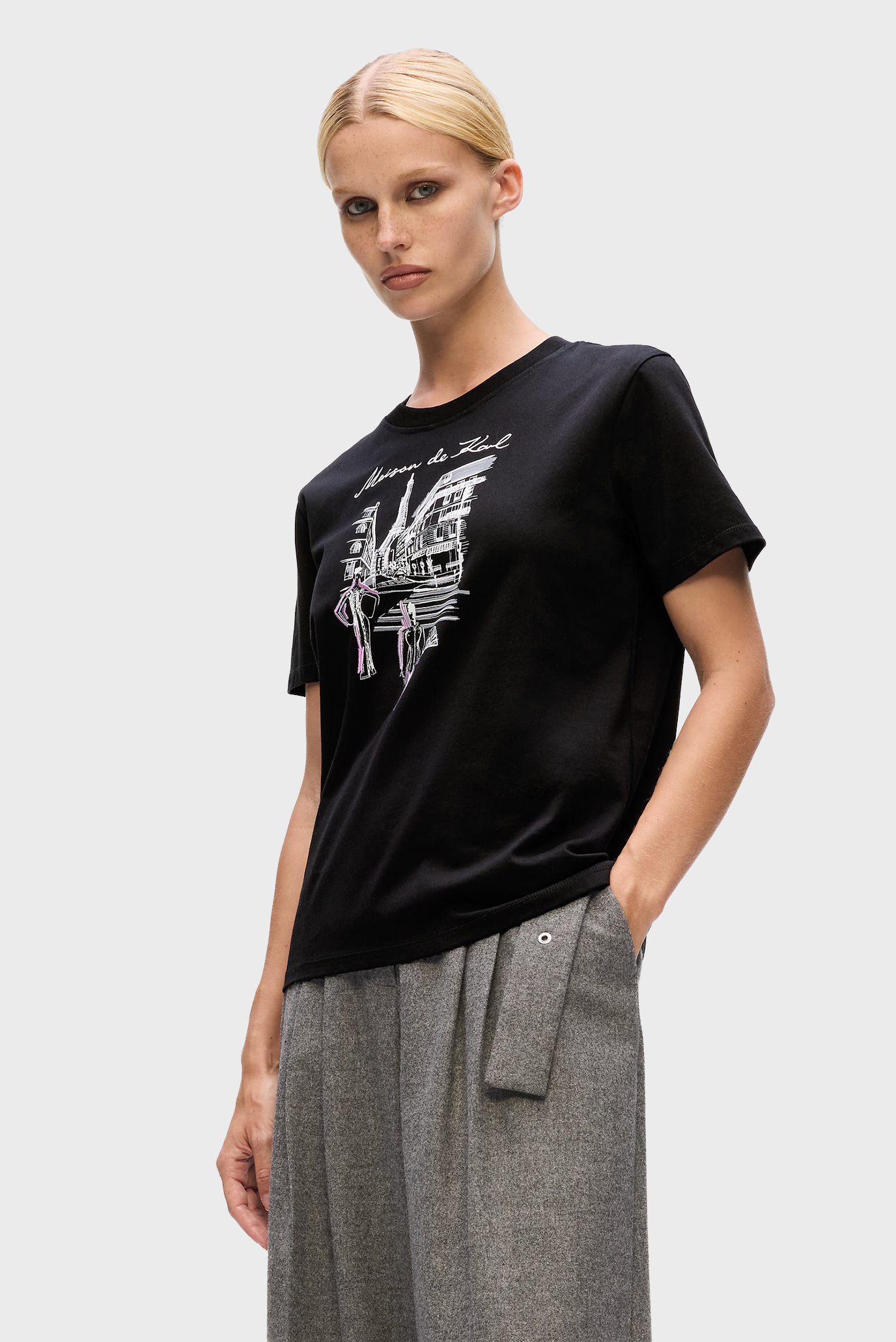 Женская черная футболка street Черный S Karl Lagerfeld A4W17087 Женская черная футболка street Черный S Karl Lagerfeld A4W17087