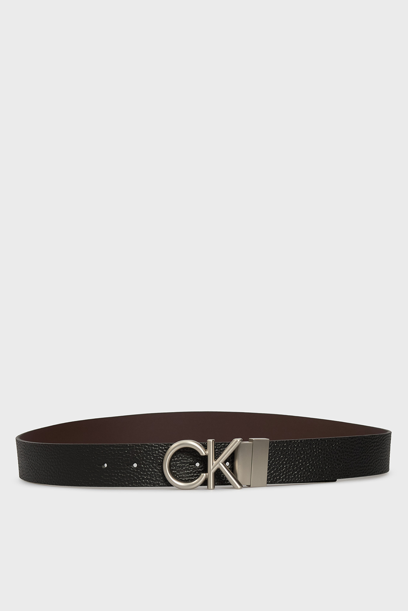 Мужской кожаный двусторонний ремень HALLMARK LOGO 35MM Черный 110 Calvin Klein LV04D7034G Мужской кожаный двусторонний ремень HALLMARK LOGO 35MM Черный 110 Calvin Klein LV04D7034G