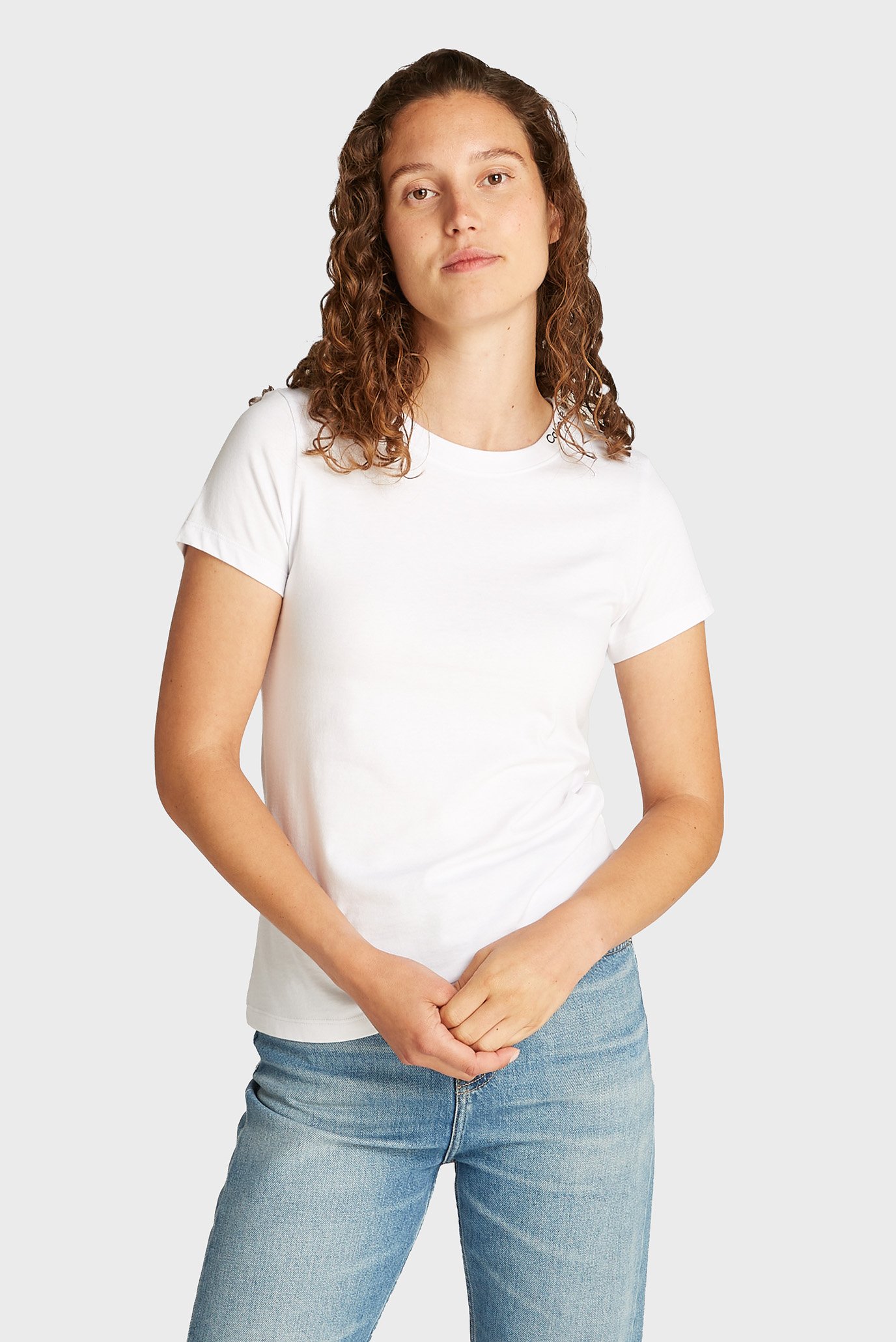 Женская белая футболка LOGO NECKLINE Белый XS Calvin Klein Jeans J20J225540 Женская белая футболка LOGO NECKLINE Белый XS Calvin Klein Jeans J20J225540