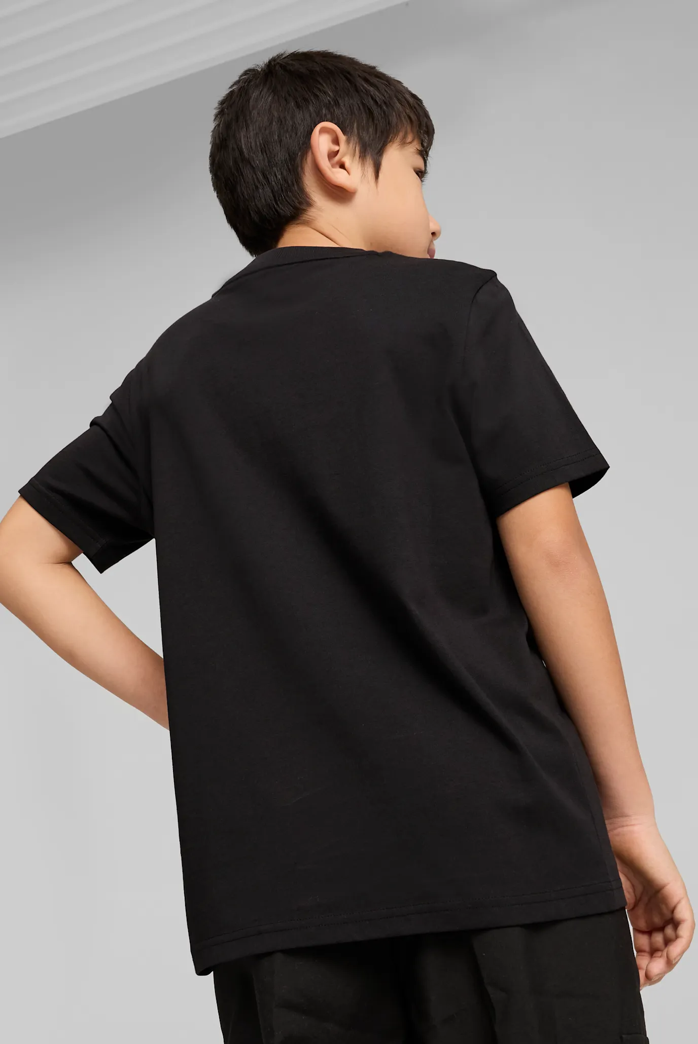 Детская черная футболка ESS No. 1 Logo Tee Youth 2