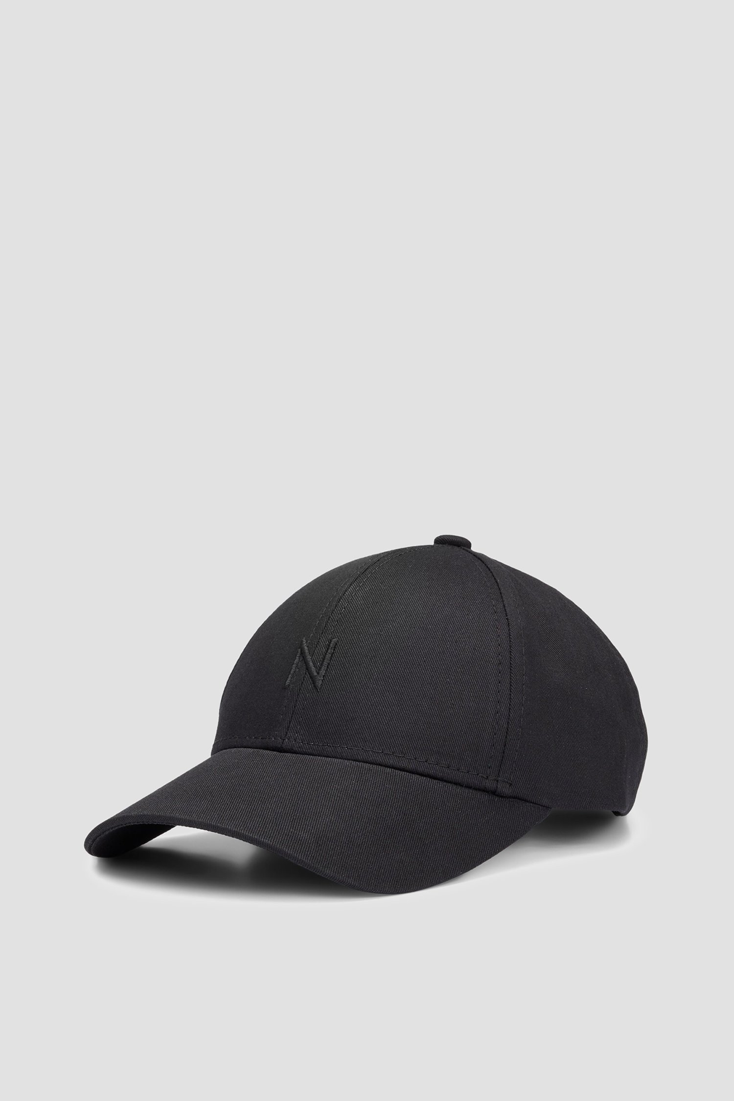 Женская черная кепка NAOMI X BOSS 1