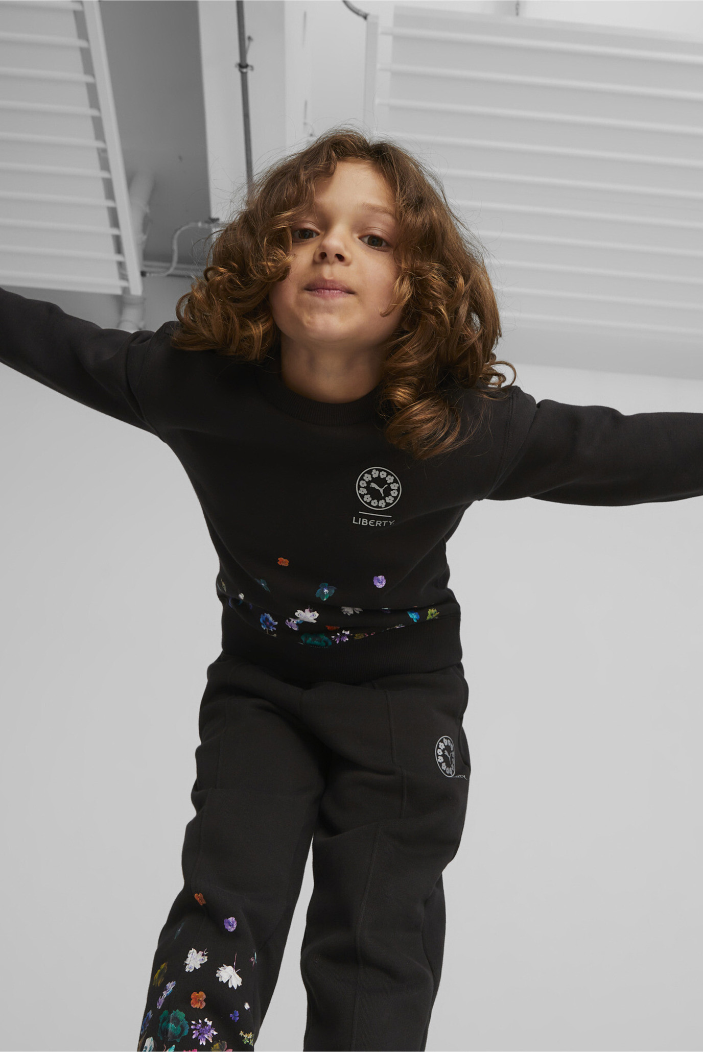 Дитячий чорний світшот PUMA x LIBERTY Kids’ Sweatshirt 1