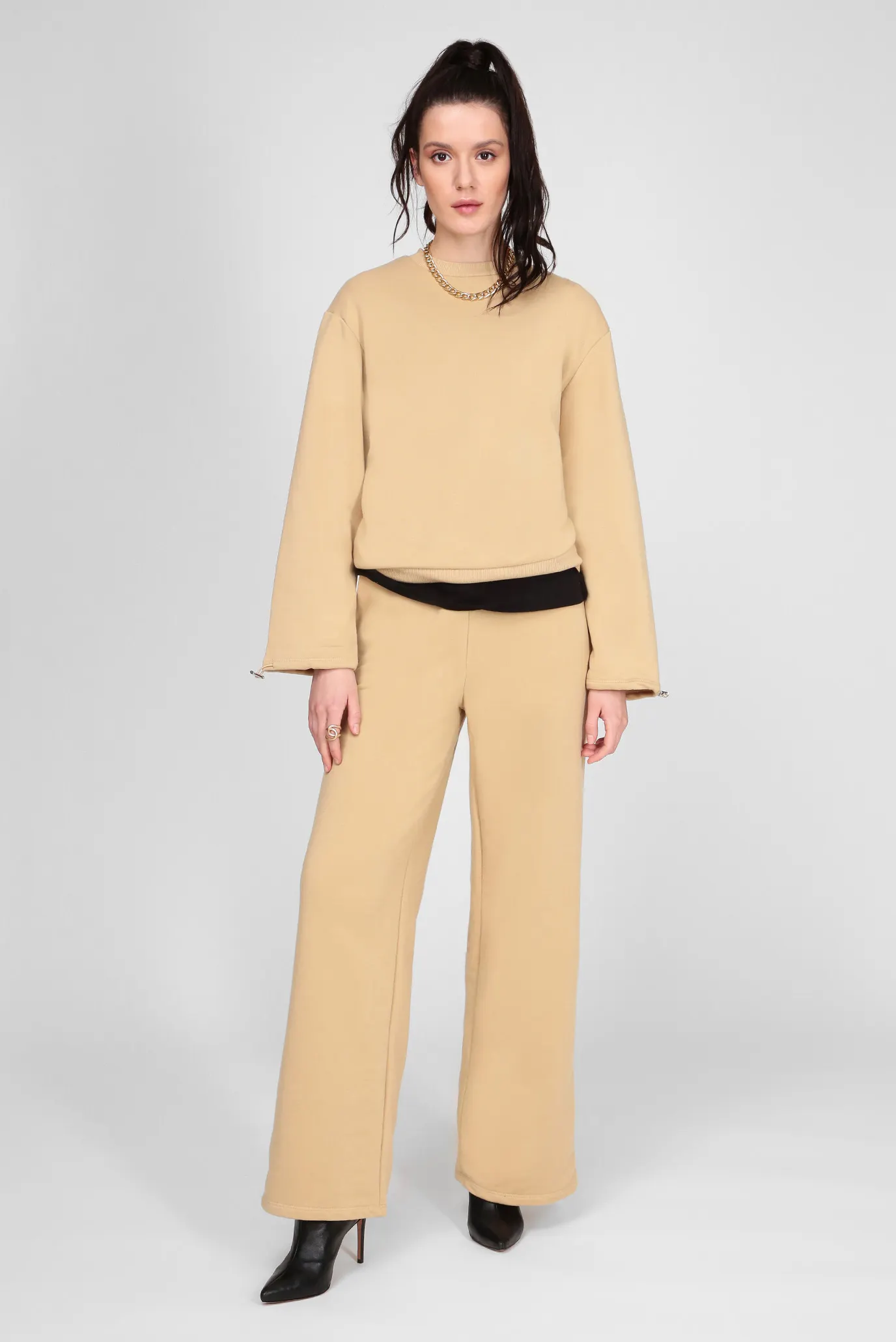 Женский бежевый свитшот 2