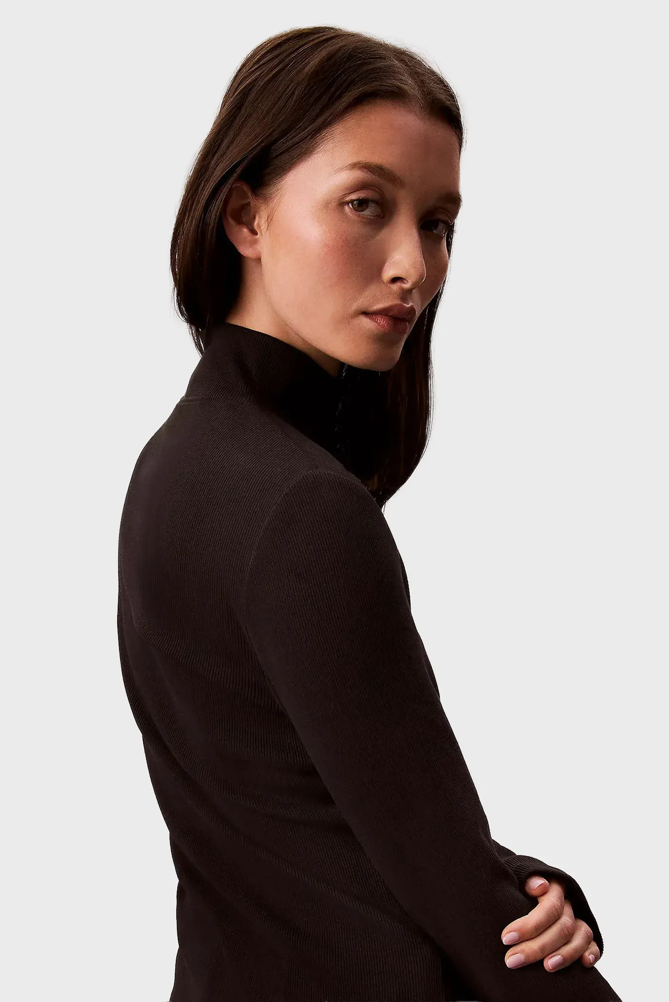 Жіночий чорний гольф WOVEN LABEL 5