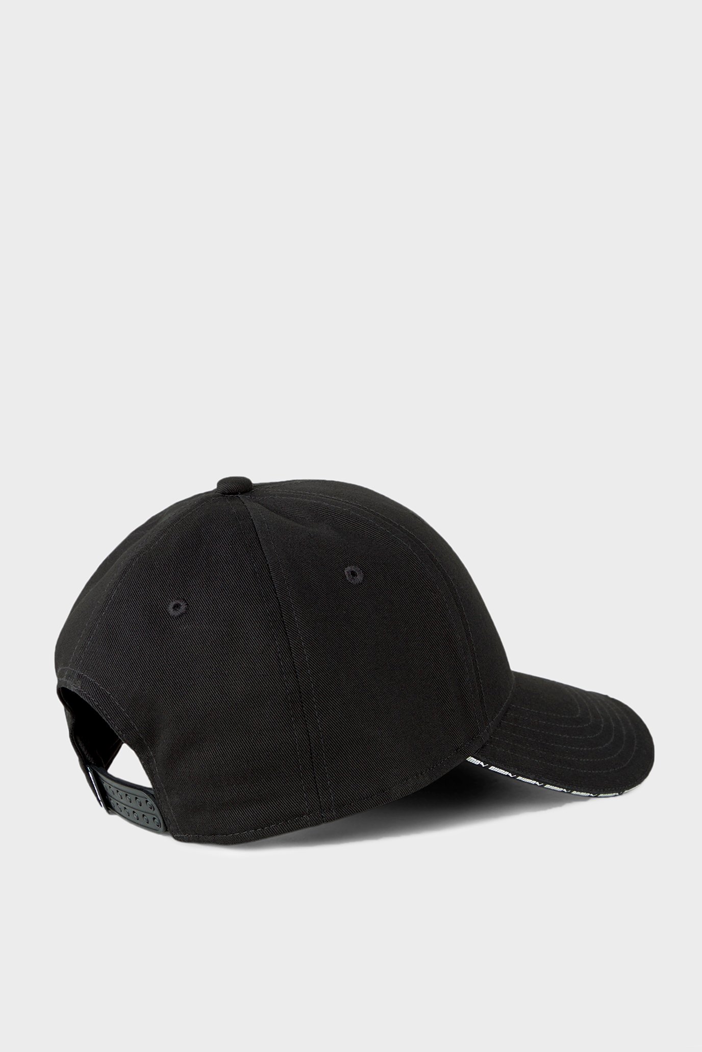 Woven cap store