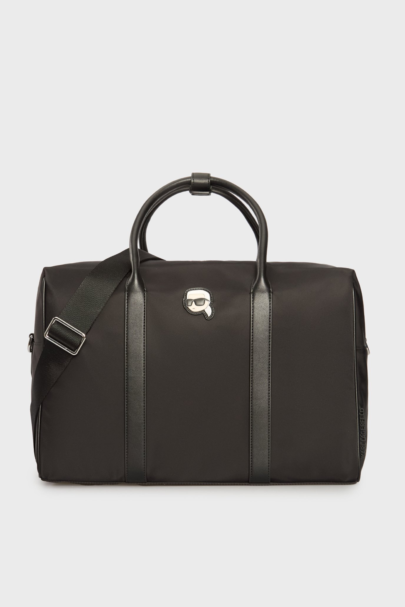 Мужская черная дорожная сумка IKONIK 2.0 NYLON WEEKENDER Черный ONESIZE Karl Lagerfeld 230M3108 Мужская черная дорожная сумка IKONIK 2.0 NYLON WEEKENDER Черный ONESIZE Karl Lagerfeld 230M3108