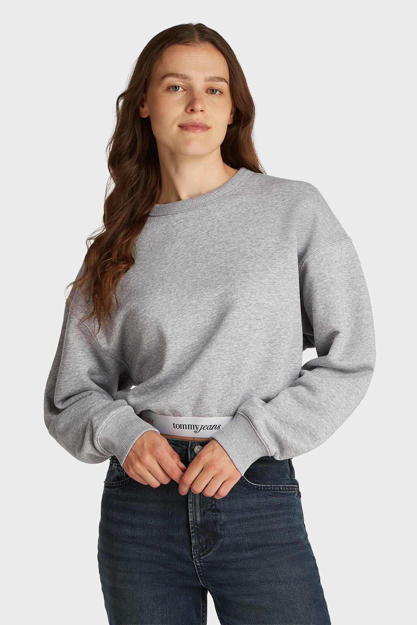 Женский серый свитшот TJW BOXY CRP TAPE CREW EXT Серый XS Tommy Jeans DW0DW19402 Женский серый свитшот TJW BOXY CRP TAPE CREW EXT Серый XS Tommy Jeans DW0DW19402