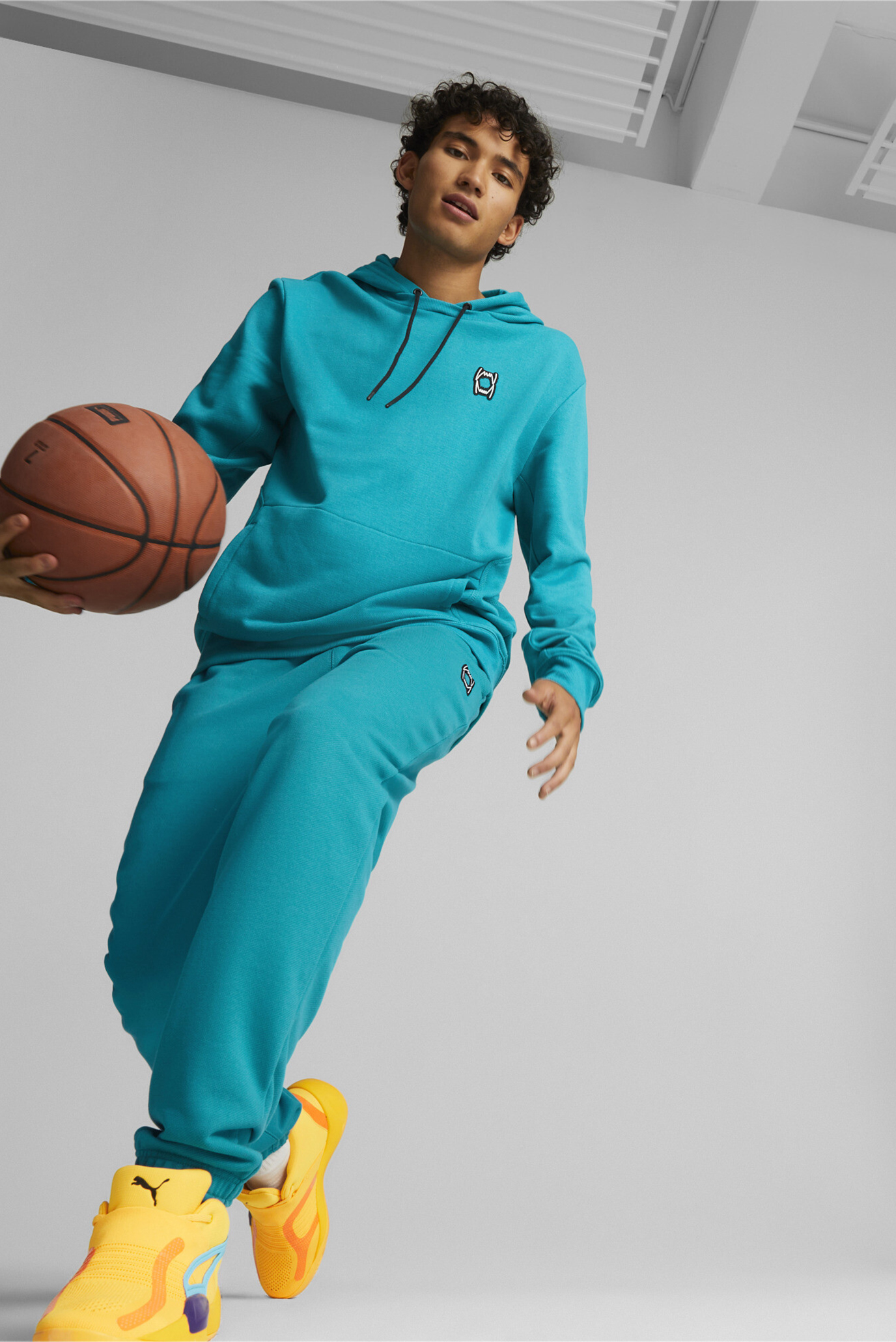 Puma basketball outlet sweatpants