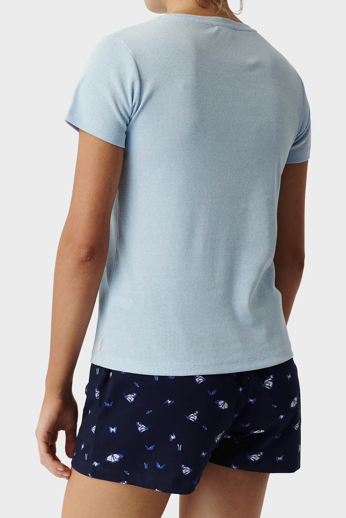 Женская пижама (футболка, шорты) 2