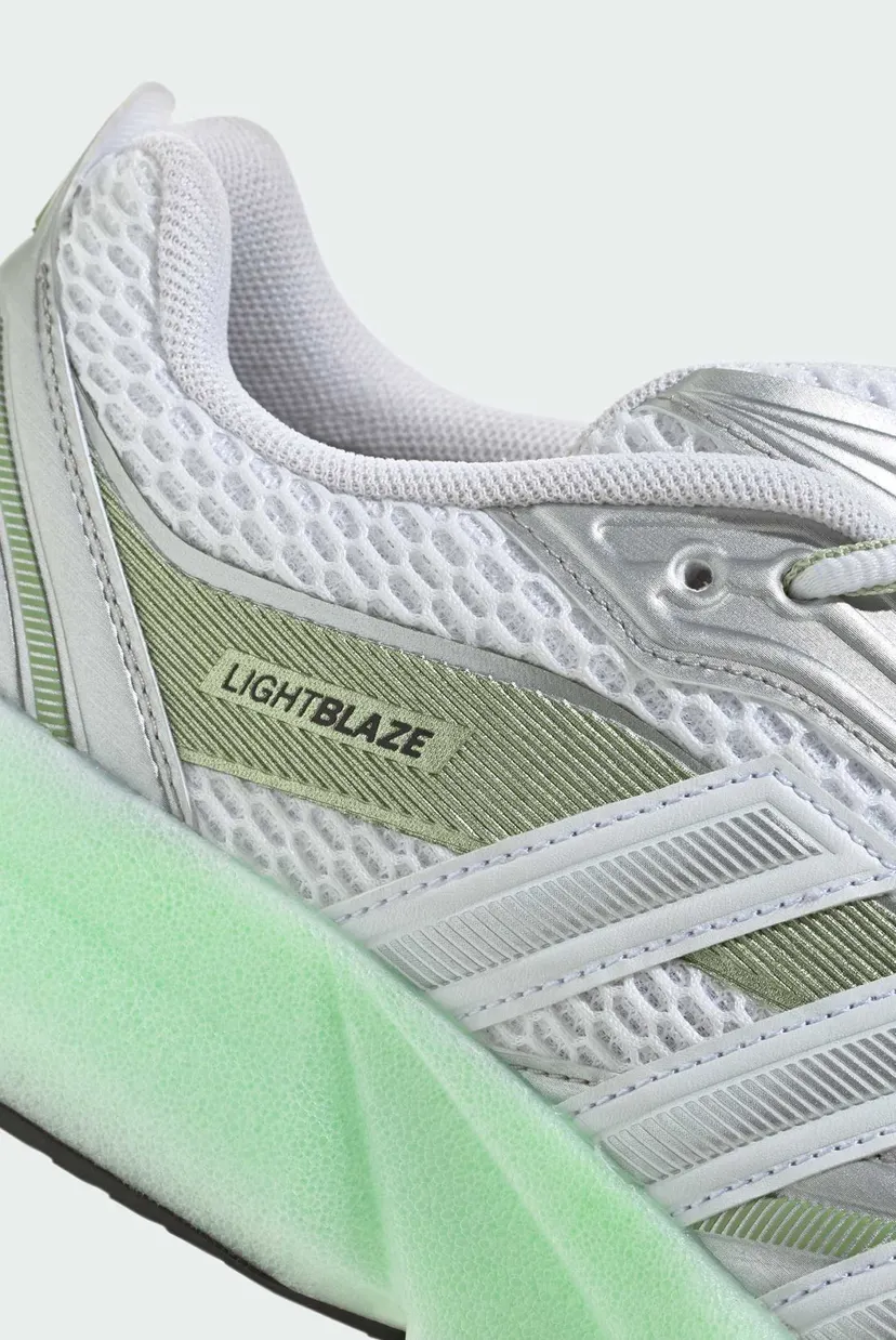 Женские белые кроссовки Lightblaze Glow 8