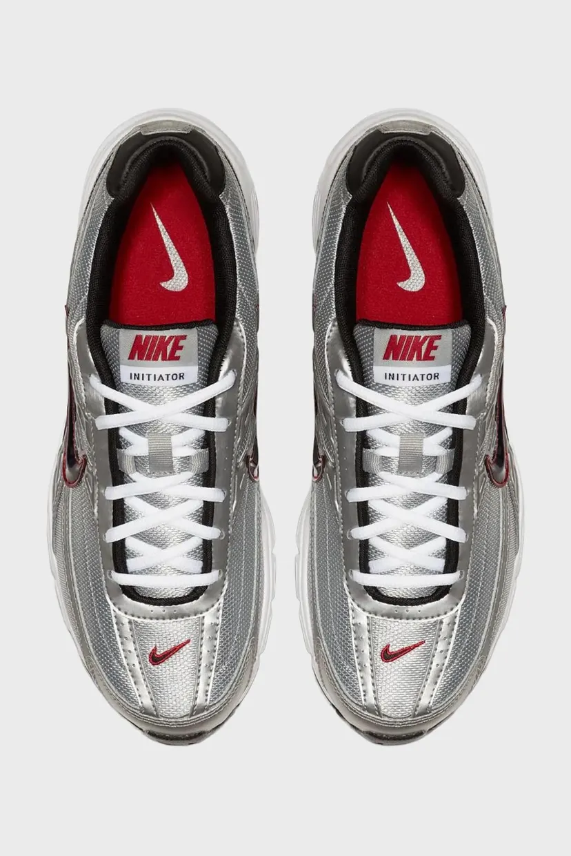 Чоловічі сріблясті кросівки NIKE INITIATOR 3