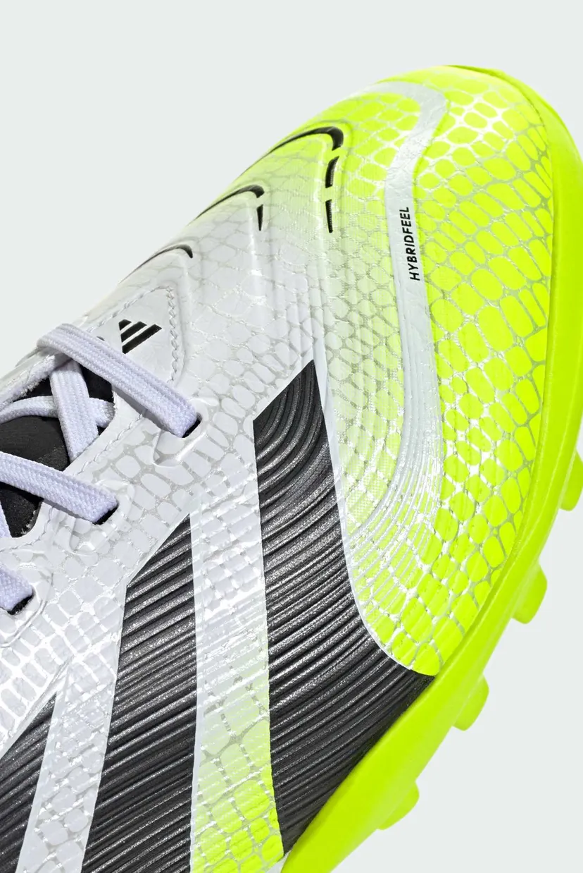Білі бутси Predator League Turf 8