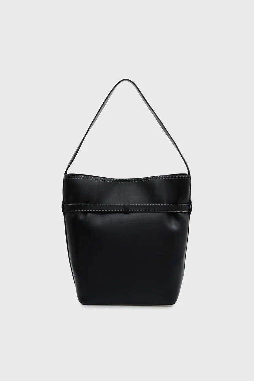 Женская черная сумка BUCKLE MEDIUM BUCKET 4
