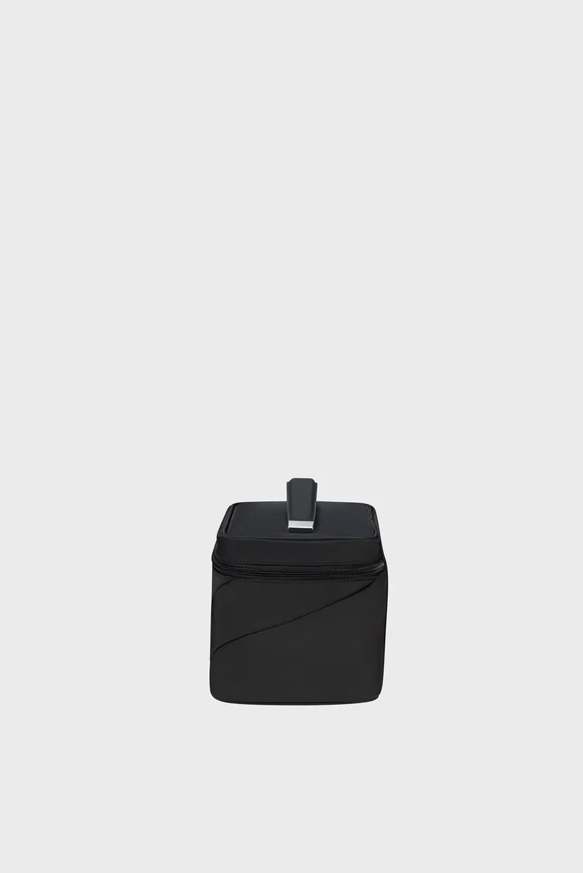 Черный бьюти-кейс ATTRIX TOILET KIT BLACK 6