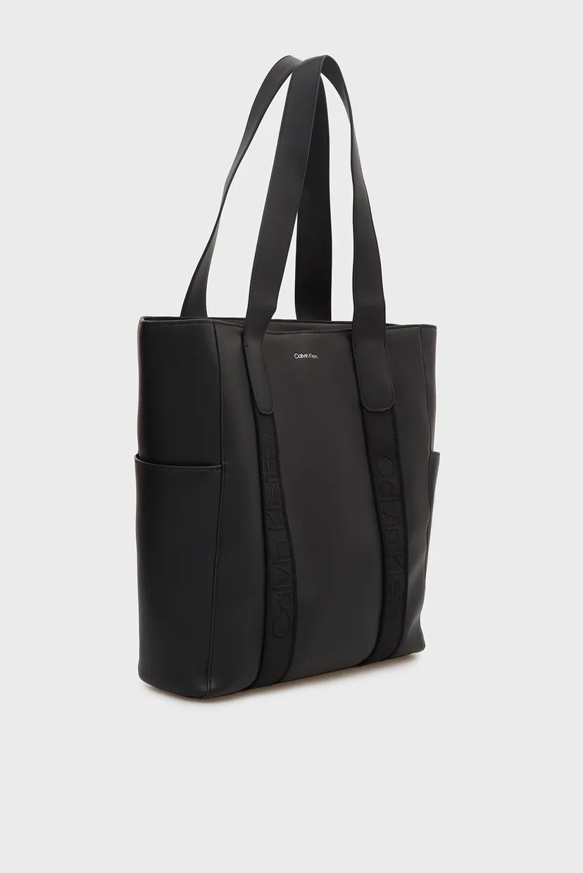 Женская черная сумка STRAP TOTE 3