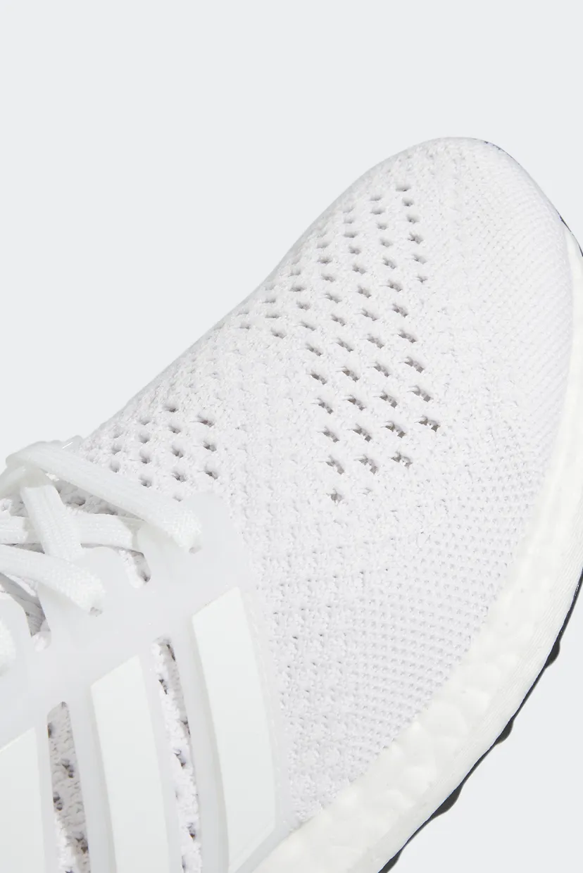 Жіночі білі кросівки Ultraboost 1.0 9