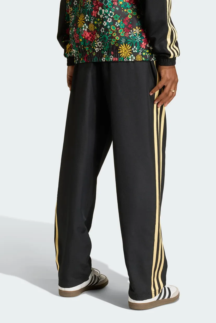 Дитячі чорні спортивні штани adidas Originals x Liberty London TRACK 3