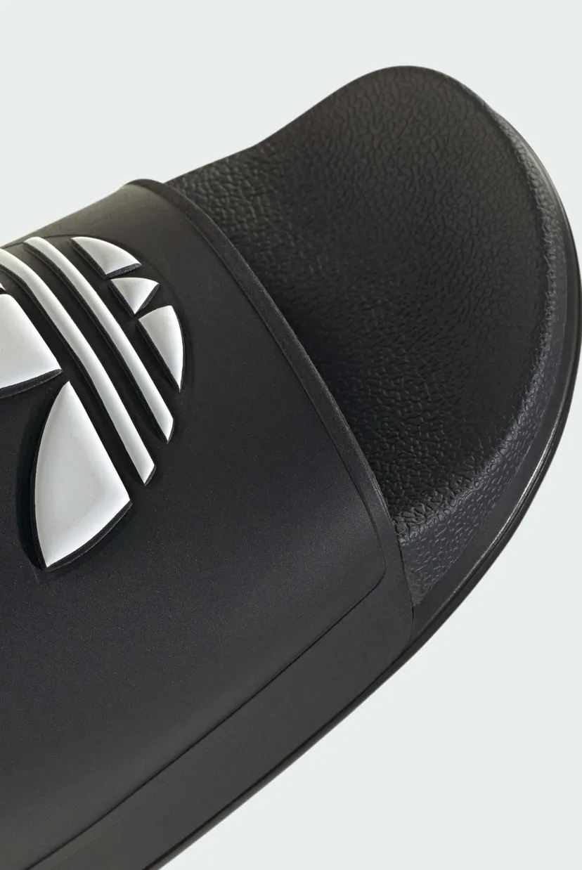 Черные слайдеры ADILETTE OG CF 8