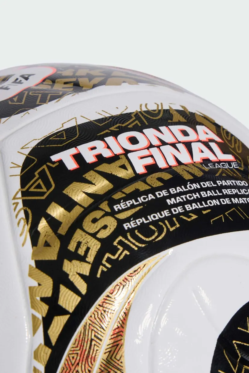 Білий м'яч FIFA World Cup 26 Trionda Finals League 4