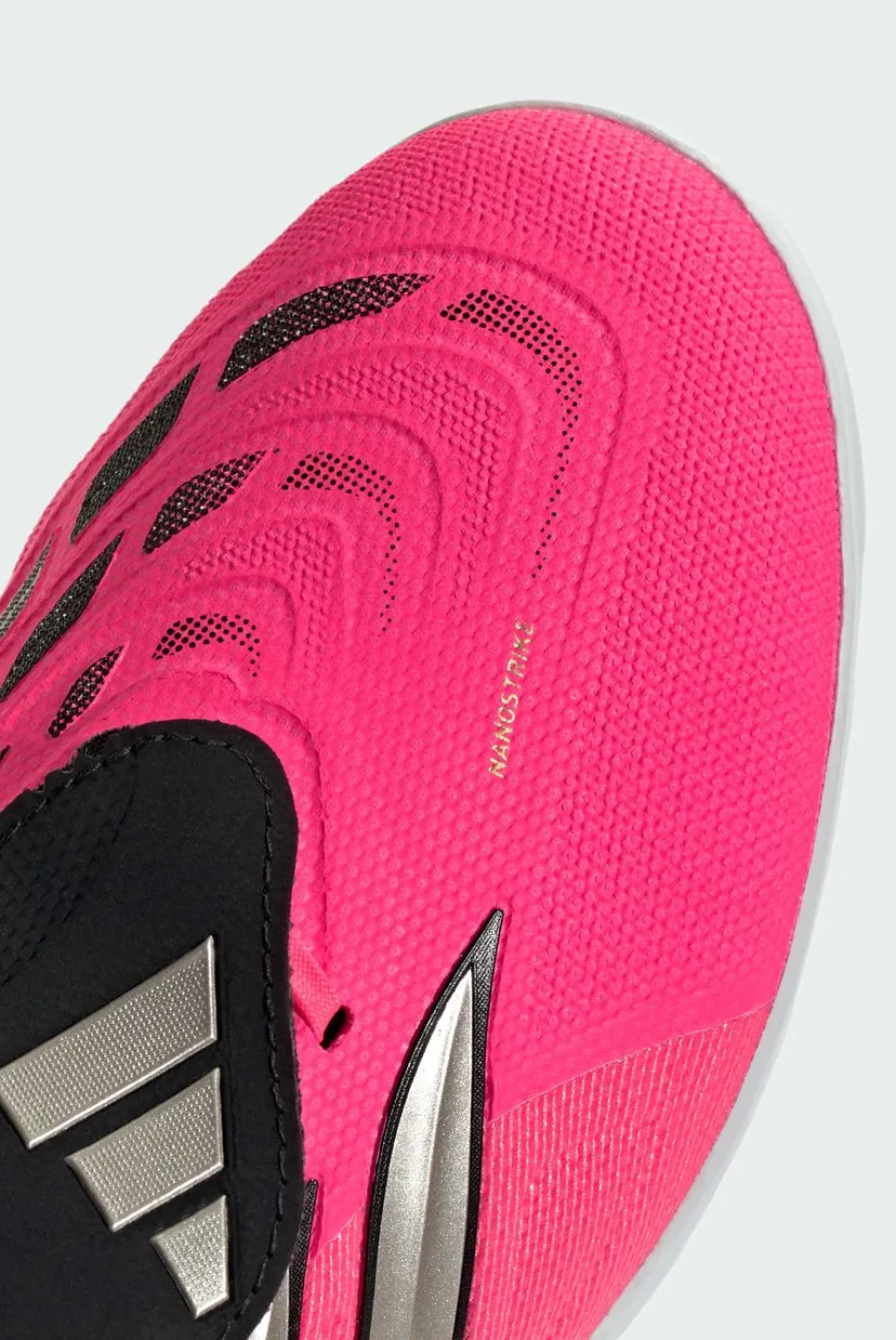 Рожеві сороконіжки PREDATOR LEAGUE Fold-Over Tongue Turf Football 8