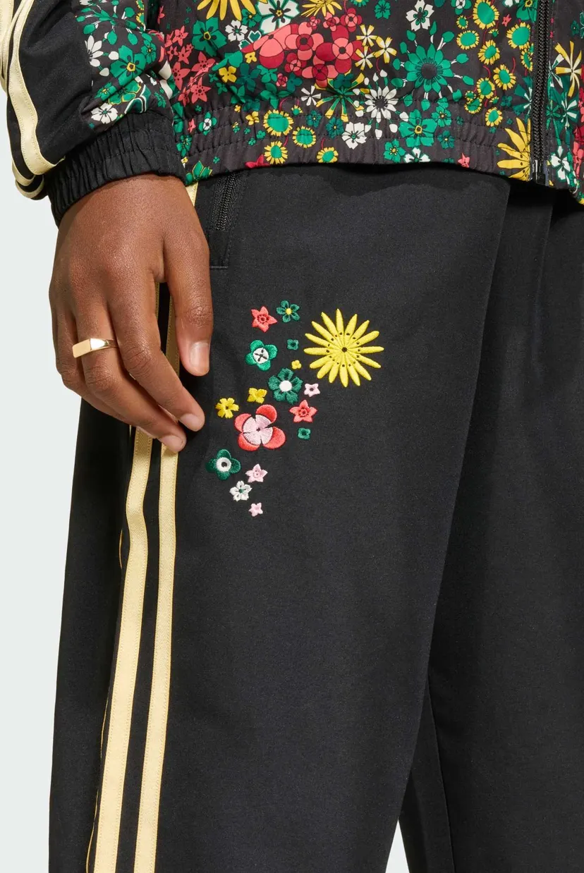 Детские черные спортивные брюки adidas Originals x Liberty London TRACK 4