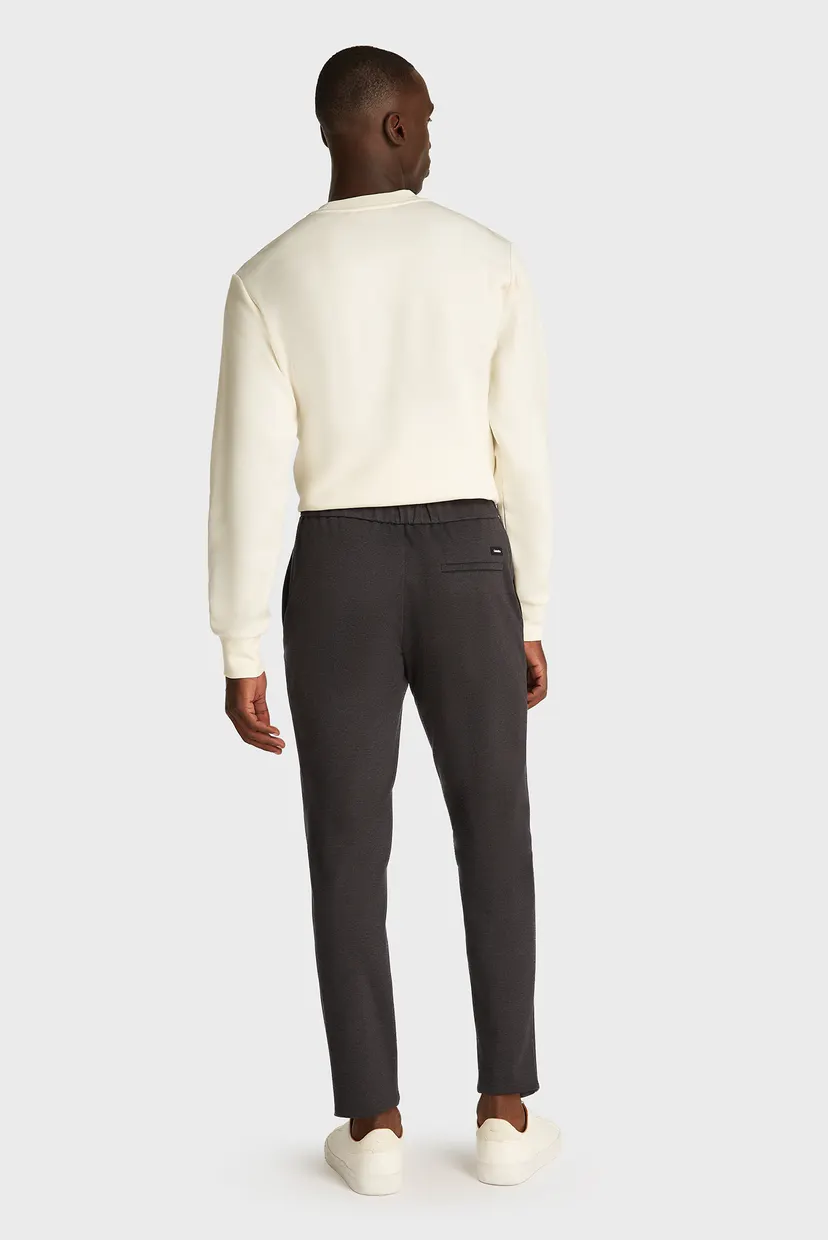 Чоловічі сірі брюки COMFORT KNIT TAPERED 4