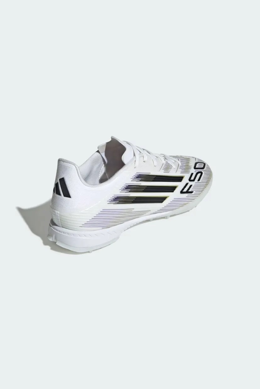 Белые бутсы F50 League Turf 5