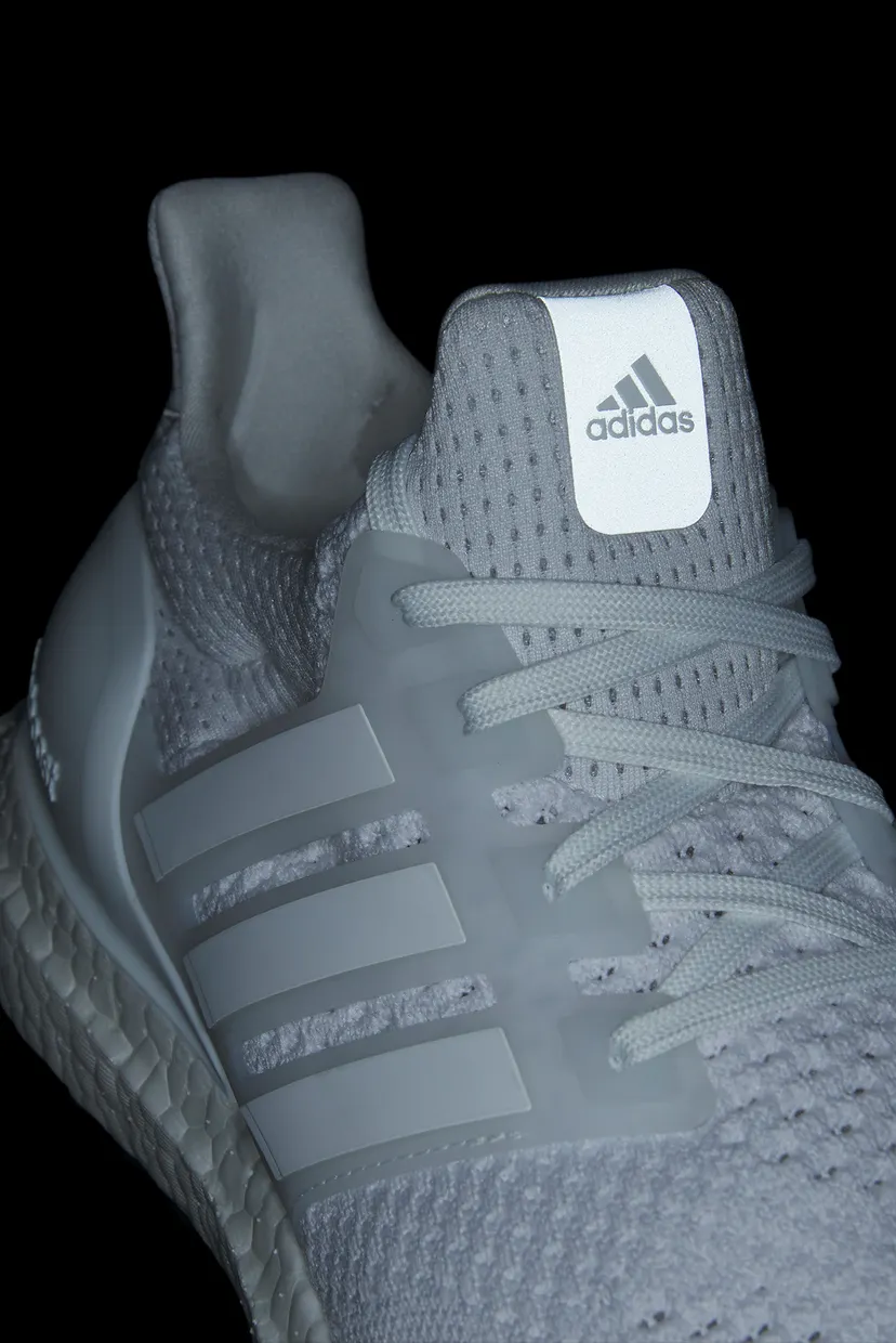 Чоловічі білі кросівки Ultraboost 1.0 9