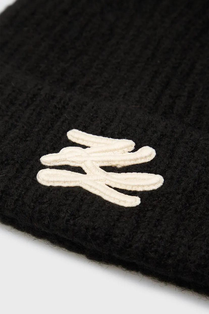 Женская черная шапка AUTOGRAPH PATCH BEANIE 4